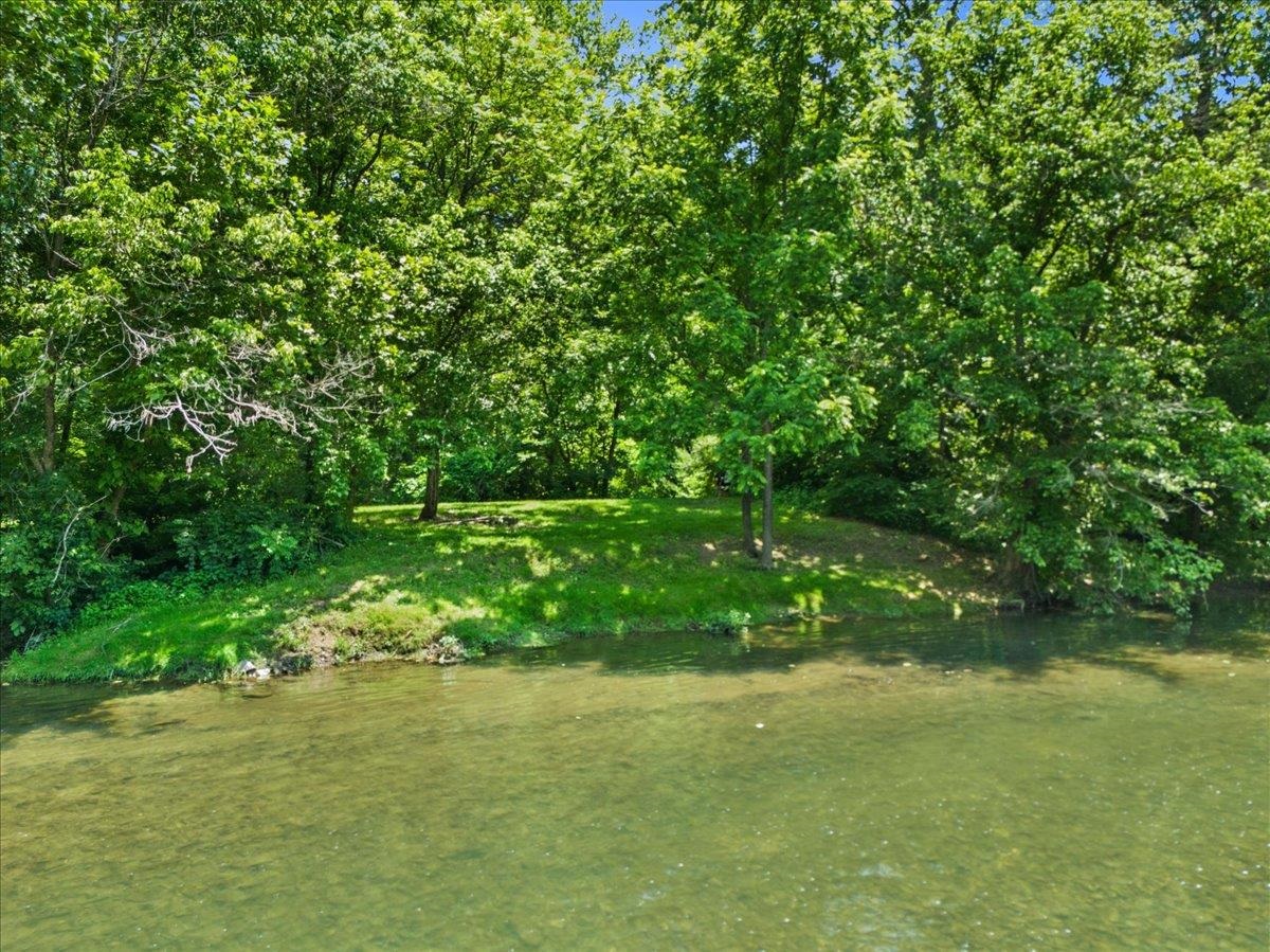 6772 SOUTH EAST SIDE HWY, ELKTON, Virginia 22827, 3 Bedrooms Bedrooms, ,2 BathroomsBathrooms,Residential,6772 SOUTH EAST SIDE HWY,661080 MLS # 661080