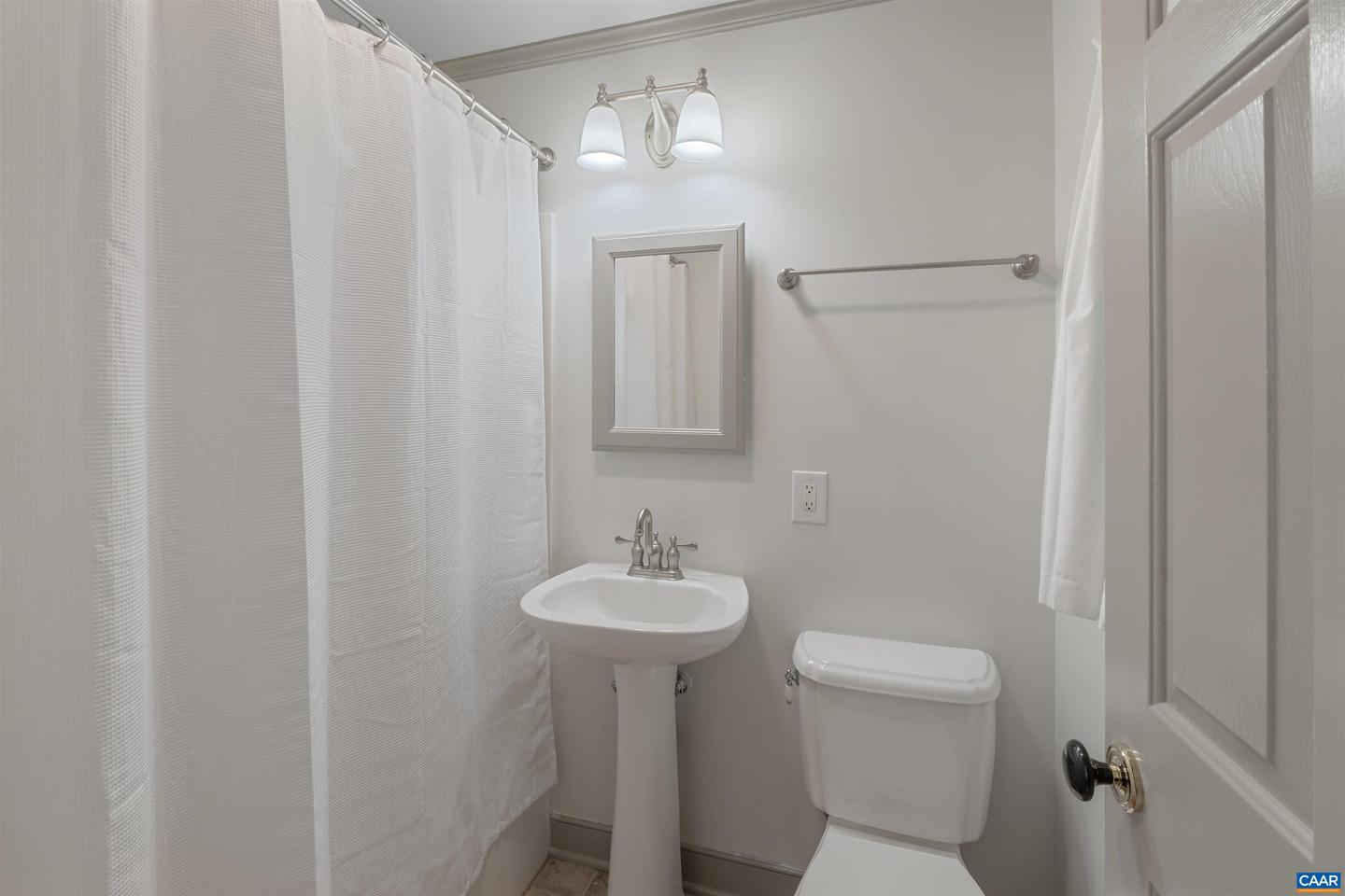2805 HUNTINGTON RD, CHARLOTTESVILLE, Virginia 22901, 4 Bedrooms Bedrooms, ,2 BathroomsBathrooms,Residential,For sale,2805 HUNTINGTON RD,668553 MLS # 668553