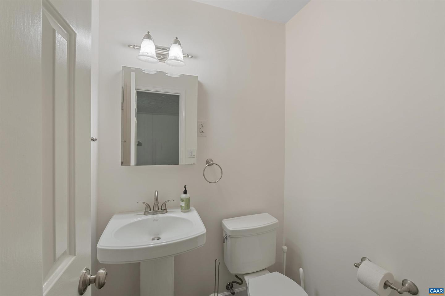 2805 HUNTINGTON RD, CHARLOTTESVILLE, Virginia 22901, 4 Bedrooms Bedrooms, ,2 BathroomsBathrooms,Residential,For sale,2805 HUNTINGTON RD,668553 MLS # 668553