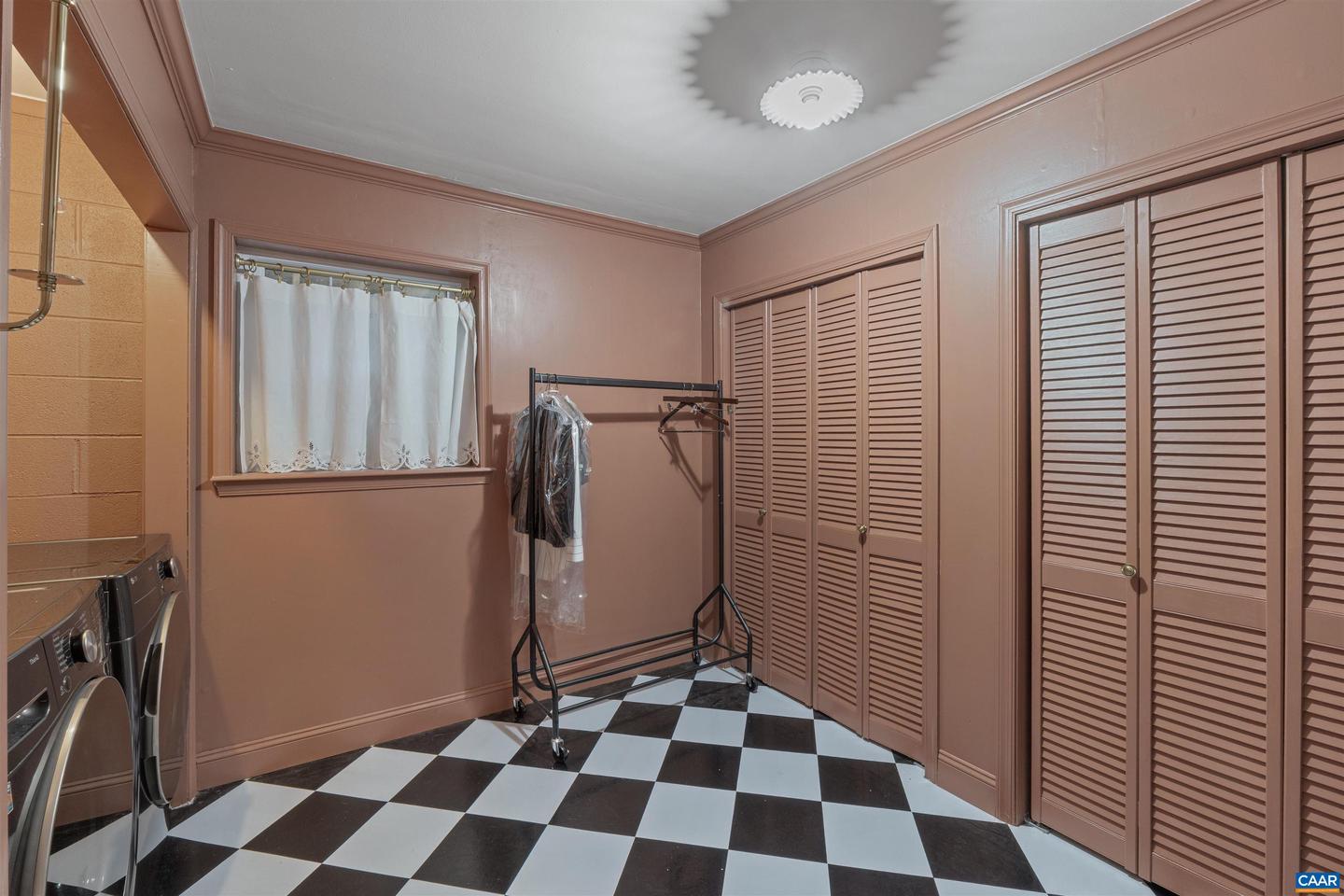 2805 HUNTINGTON RD, CHARLOTTESVILLE, Virginia 22901, 4 Bedrooms Bedrooms, ,2 BathroomsBathrooms,Residential,For sale,2805 HUNTINGTON RD,668553 MLS # 668553