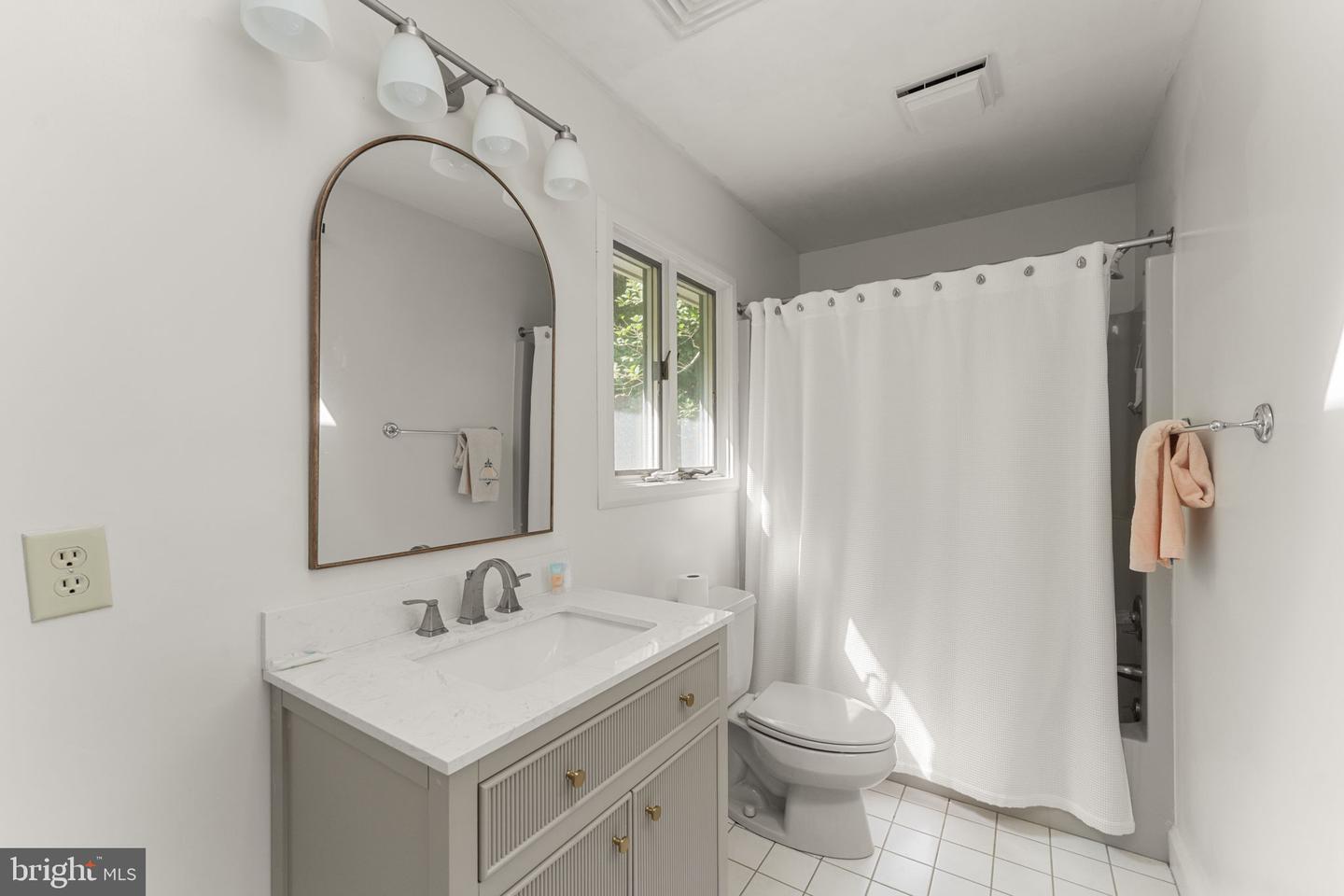 975 WILTON CREEK RD, HARTFIELD, Virginia 23071, 2 Bedrooms Bedrooms, ,2 BathroomsBathrooms,Residential,For sale,975 WILTON CREEK RD,VAMX2000252 MLS # VAMX2000252