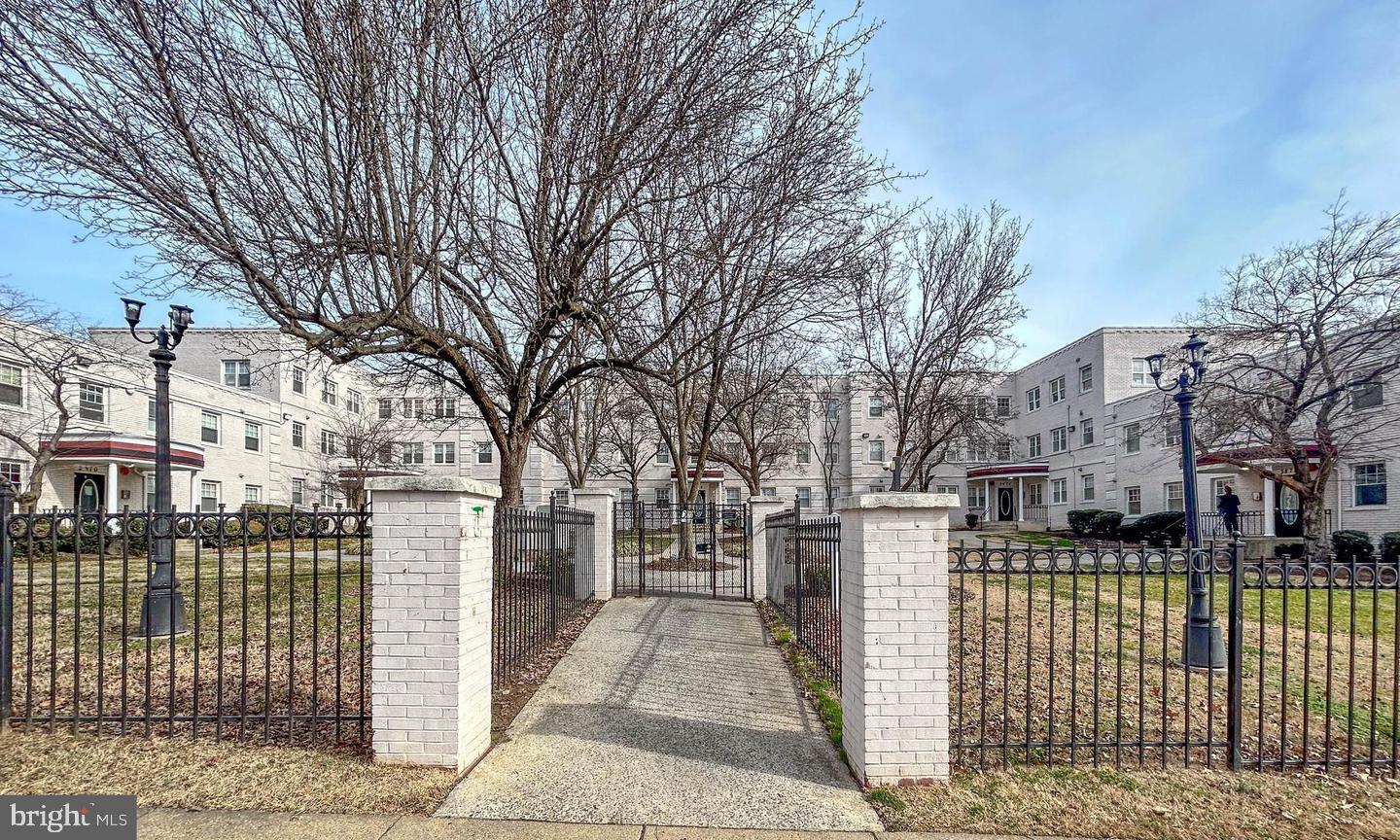 3876 9TH ST SE #302, WASHINGTON, District Of Columbia 20032, 1 Bedroom Bedrooms, ,1 BathroomBathrooms,Residential,For sale,3876 9TH ST SE #302,DCDC2220606 MLS # DCDC2220606