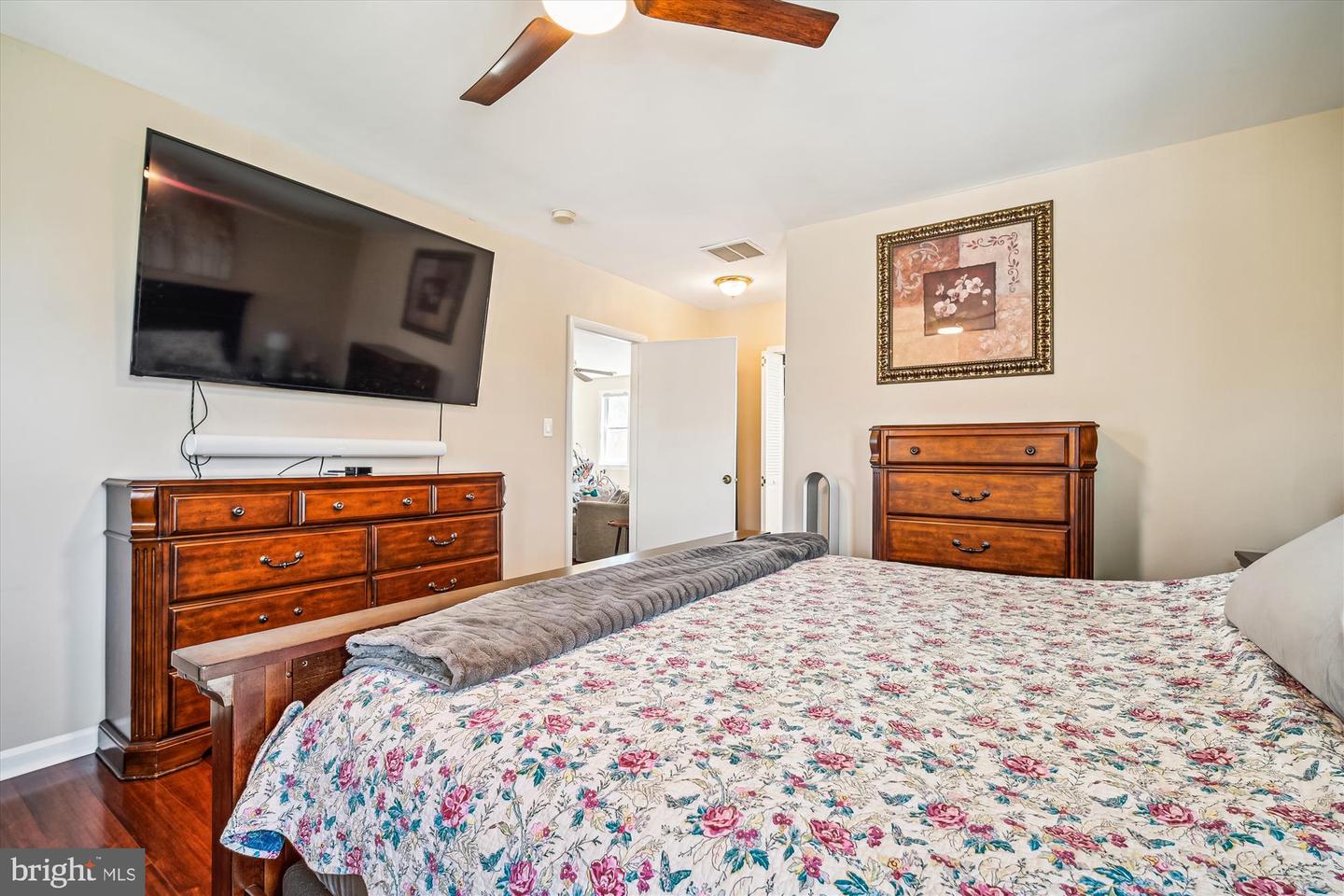 7314 INZER ST, SPRINGFIELD, Virginia 22151, 7 Bedrooms Bedrooms, 16 Rooms Rooms,3 BathroomsBathrooms,Residential,For sale,7314 INZER ST,VAFX2265258 MLS # VAFX2265258