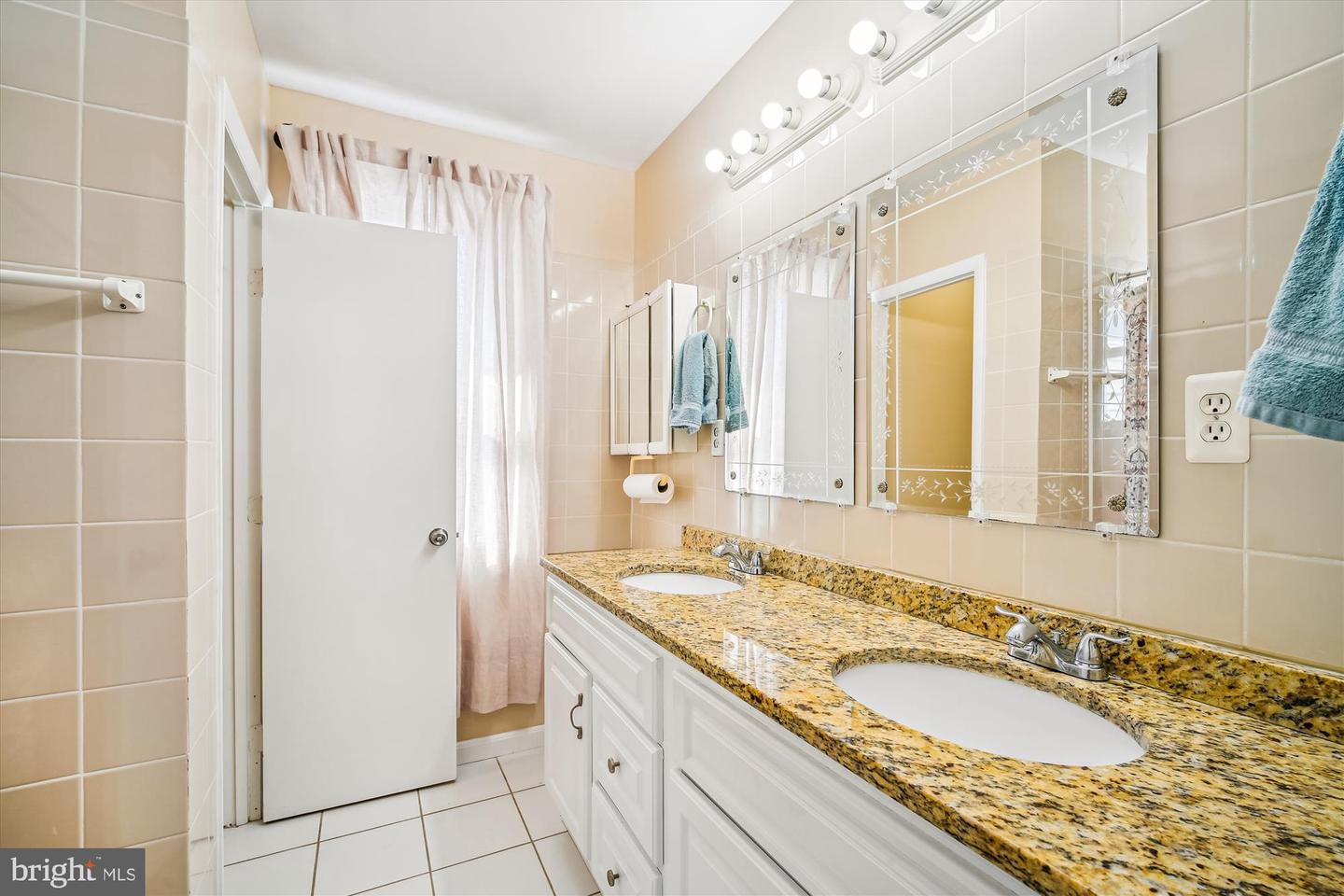 7314 INZER ST, SPRINGFIELD, Virginia 22151, 7 Bedrooms Bedrooms, 16 Rooms Rooms,3 BathroomsBathrooms,Residential,For sale,7314 INZER ST,VAFX2265258 MLS # VAFX2265258