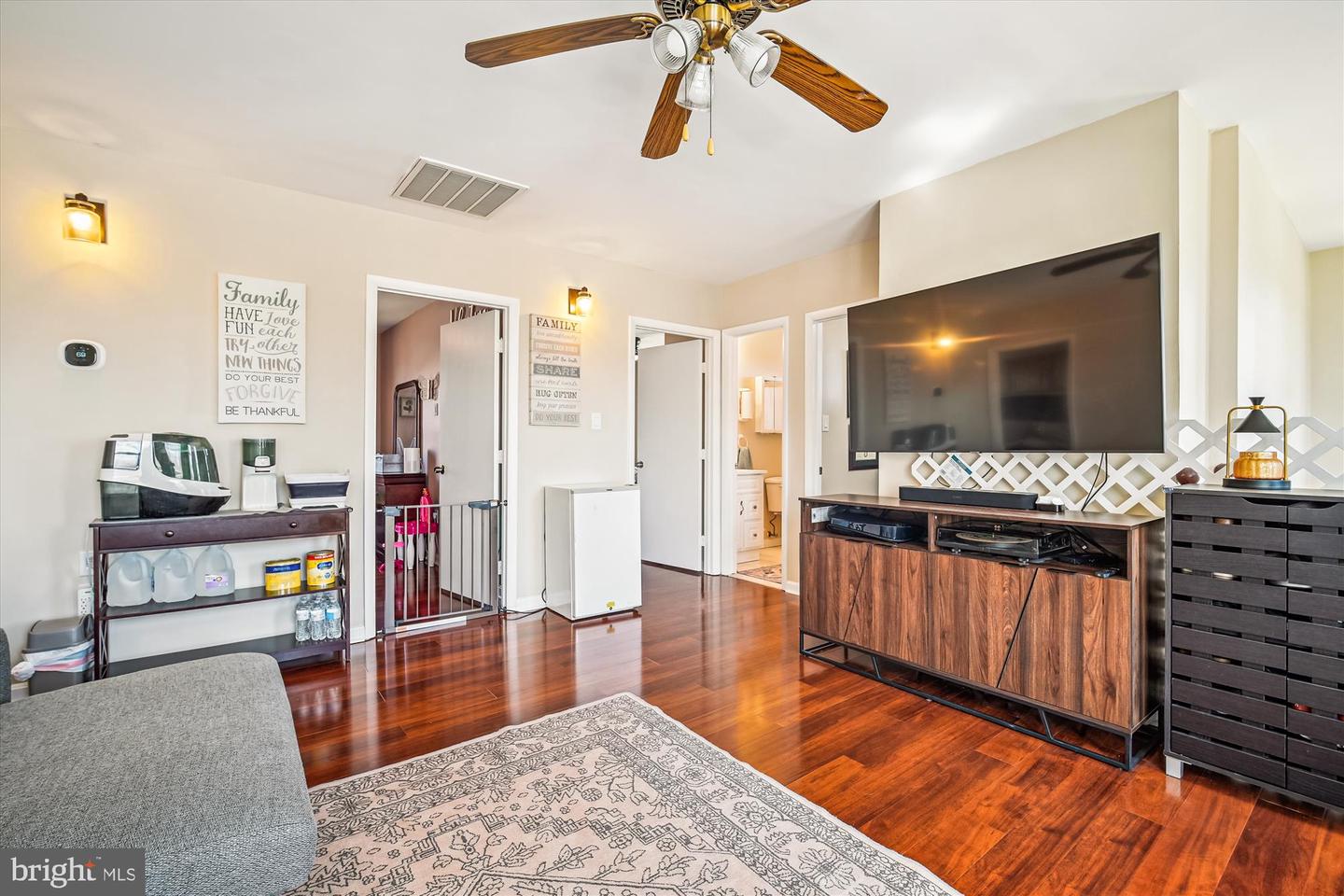7314 INZER ST, SPRINGFIELD, Virginia 22151, 7 Bedrooms Bedrooms, 16 Rooms Rooms,3 BathroomsBathrooms,Residential,For sale,7314 INZER ST,VAFX2265258 MLS # VAFX2265258