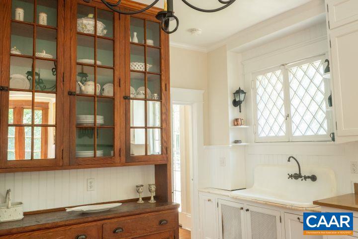 1326 RUGBY RD, CHARLOTTESVILLE, Virginia 22903, 6 Bedrooms Bedrooms, ,4 BathroomsBathrooms,Residential,For sale,1326 RUGBY RD,668644 MLS # 668644