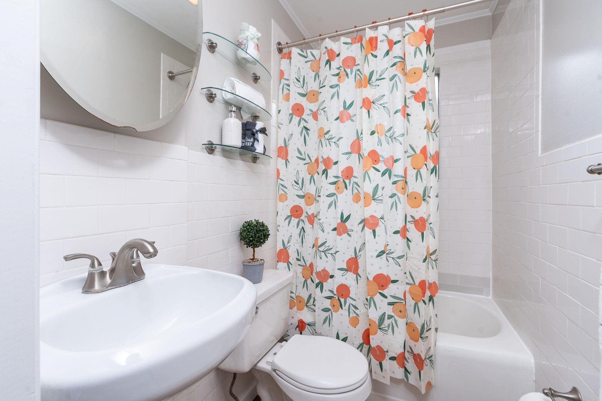 404 F ST, STAUNTON, Virginia 24401, 2 Bedrooms Bedrooms, ,1 BathroomBathrooms,Residential,404 F ST,668673 MLS # 668673