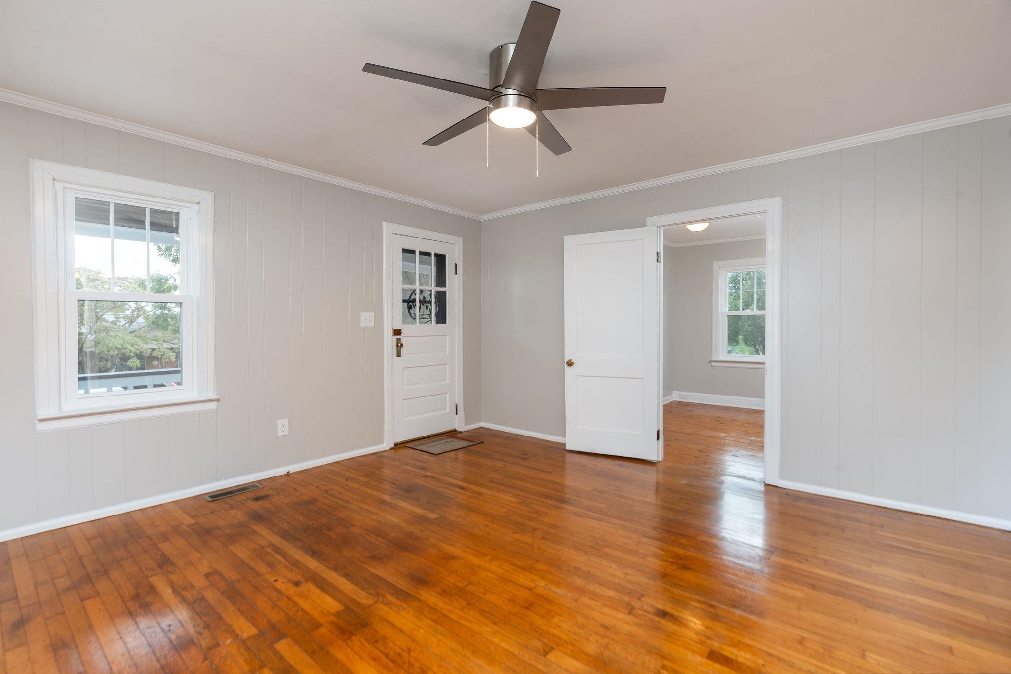 404 F ST, STAUNTON, Virginia 24401, 2 Bedrooms Bedrooms, ,1 BathroomBathrooms,Residential,404 F ST,668673 MLS # 668673