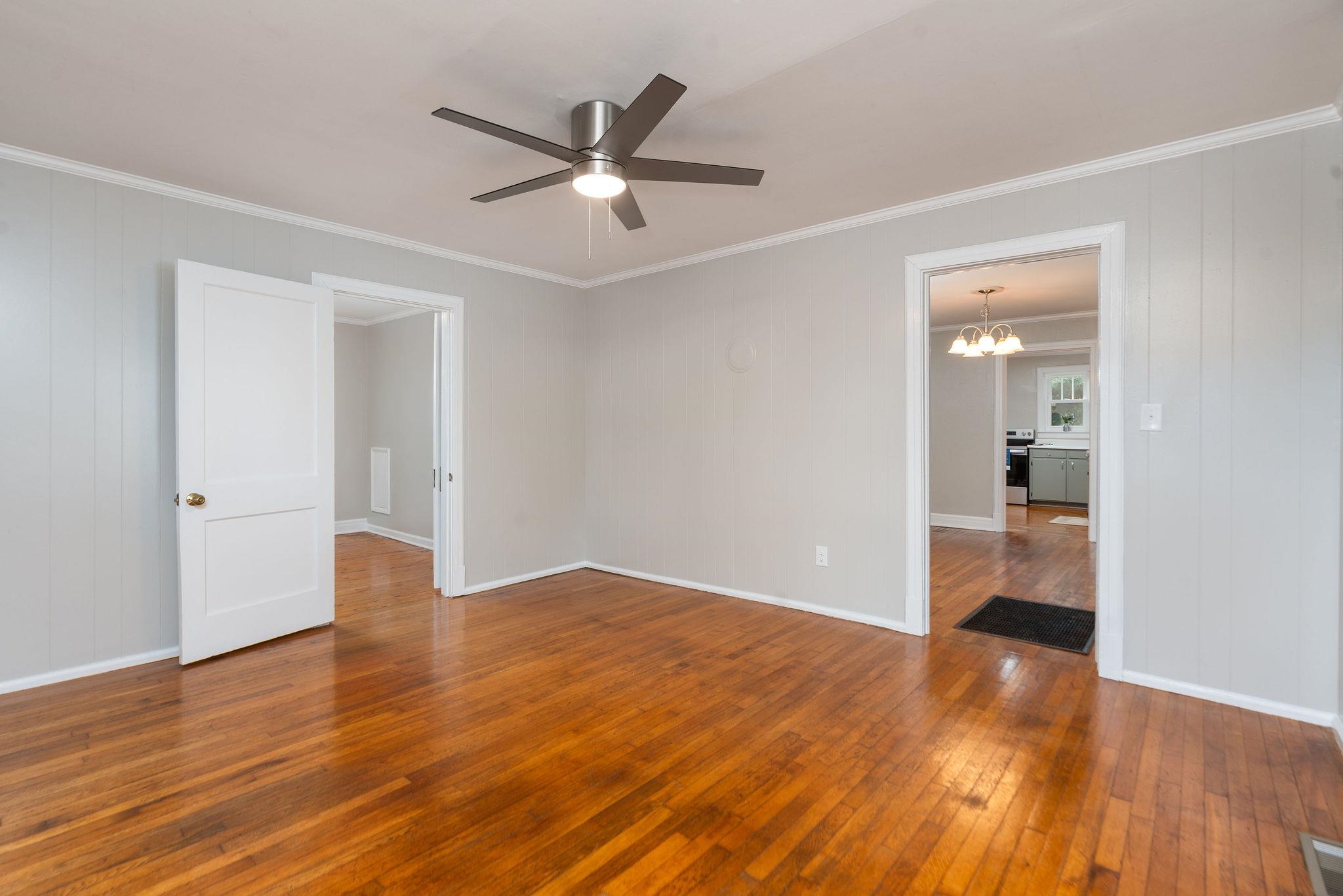 404 F ST, STAUNTON, Virginia 24401, 2 Bedrooms Bedrooms, ,1 BathroomBathrooms,Residential,404 F ST,668673 MLS # 668673
