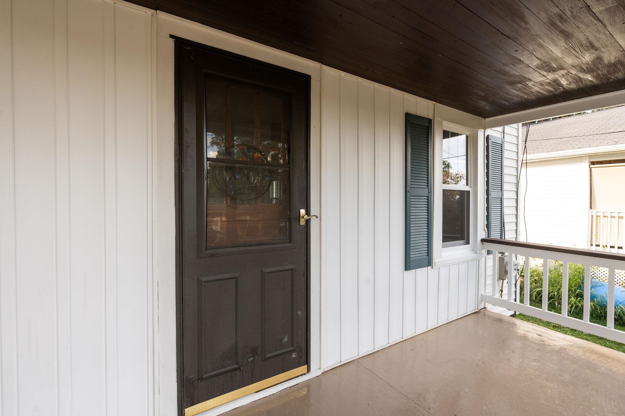 404 F ST, STAUNTON, Virginia 24401, 2 Bedrooms Bedrooms, ,1 BathroomBathrooms,Residential,404 F ST,668673 MLS # 668673