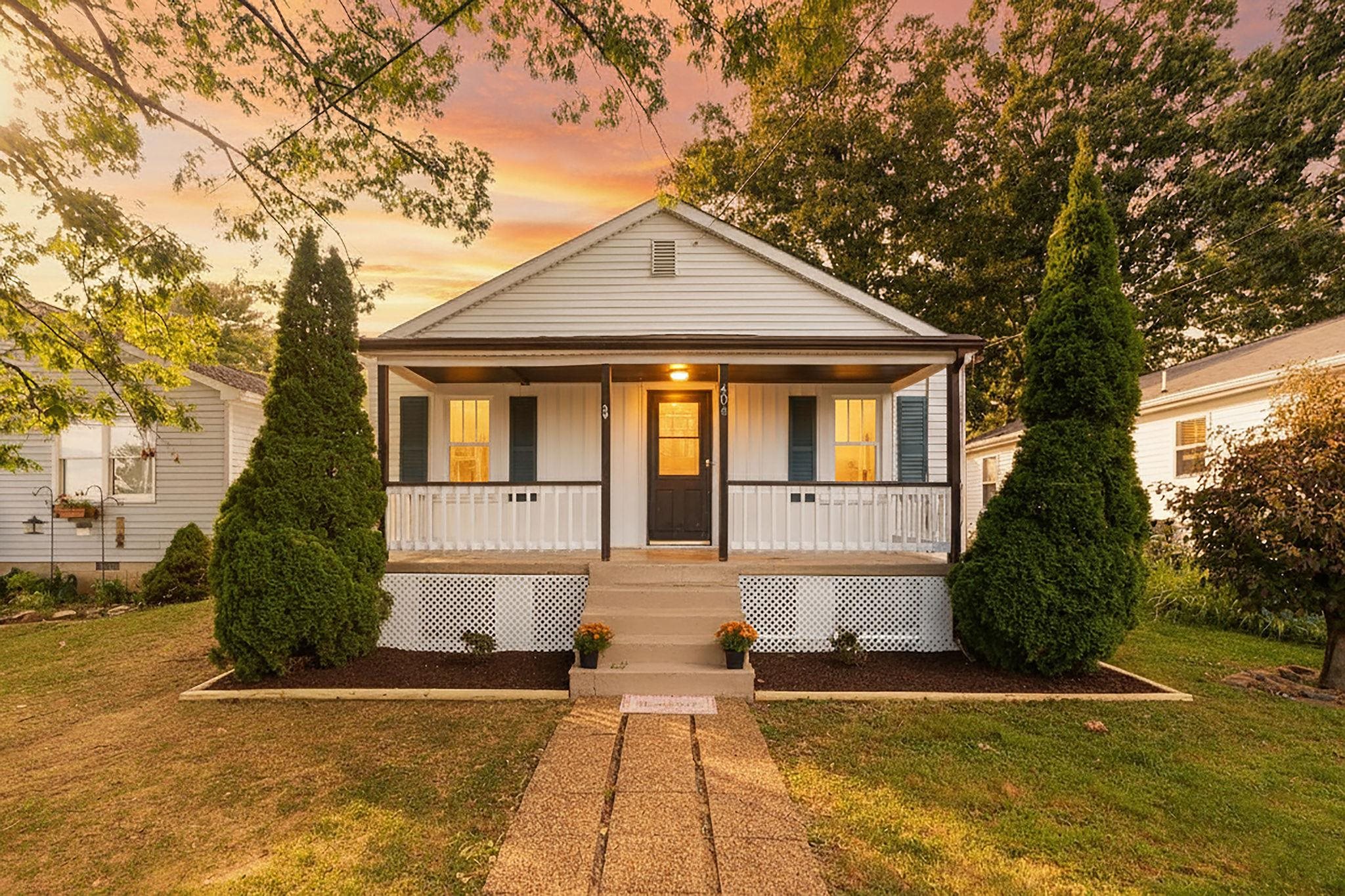 404 F ST, STAUNTON, Virginia 24401, 2 Bedrooms Bedrooms, ,1 BathroomBathrooms,Residential,404 F ST,668673 MLS # 668673