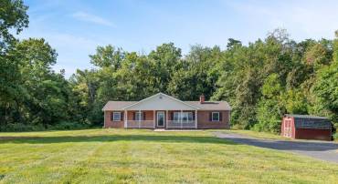 6075 STRASBURG RD, STRASBURG, Virginia 22657, 4 Bedrooms Bedrooms, ,2 BathroomsBathrooms,Residential,For sale,6075 STRASBURG RD,VAWR2010548 MLS # VAWR2010548