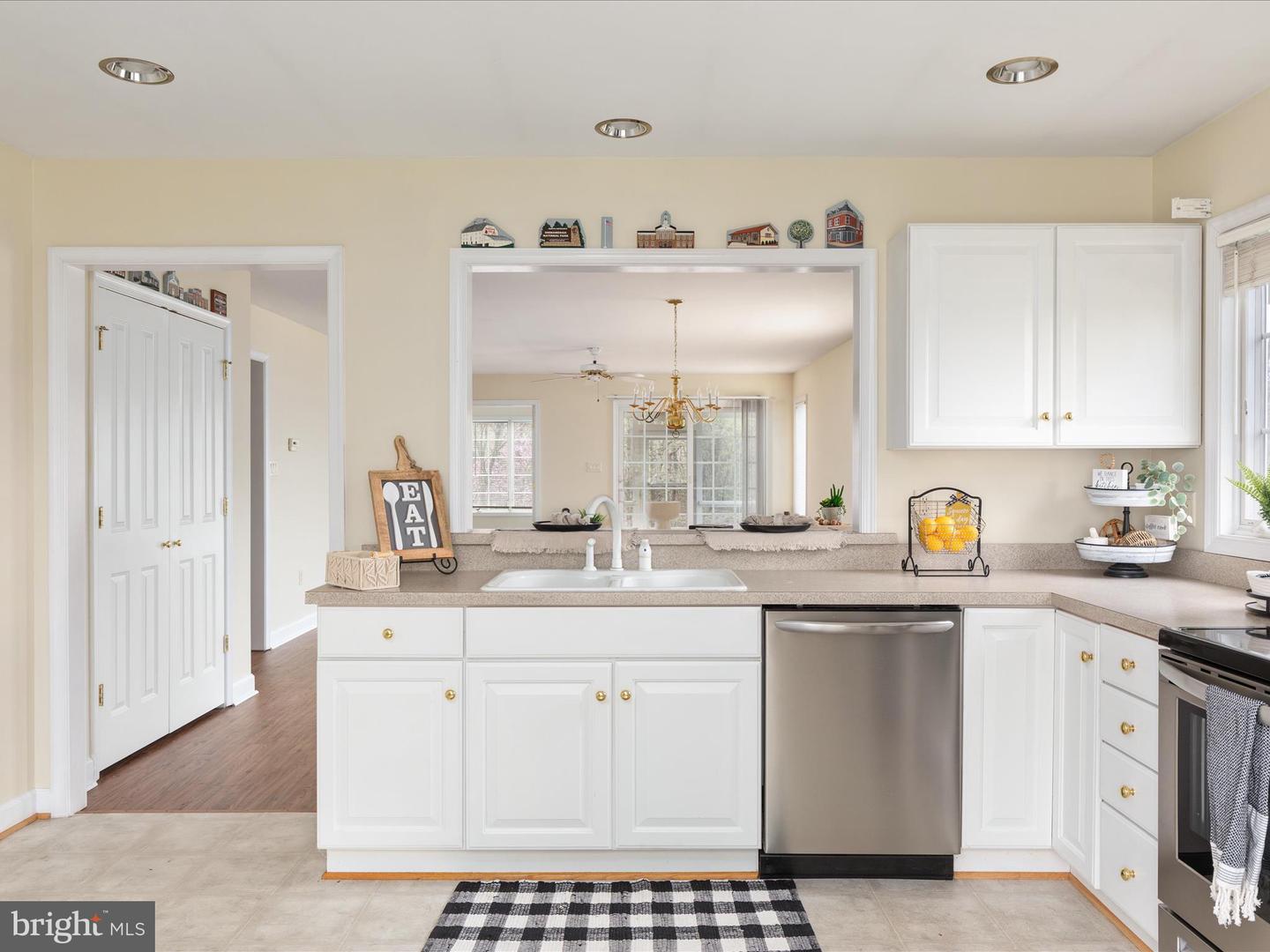 200 STONY POINTE WAY, STRASBURG, Virginia 22657, 2 Bedrooms Bedrooms, ,2 BathroomsBathrooms,Residential,For sale,200 STONY POINTE WAY,VASH2011052 MLS # VASH2011052