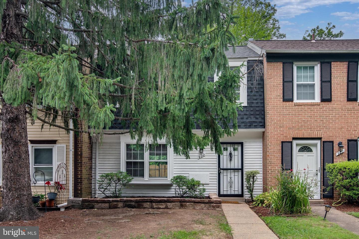 920 WINDSOR CT, STERLING, Virginia 20164, 3 Bedrooms Bedrooms, ,1 BathroomBathrooms,Residential,For sale,920 WINDSOR CT,VALO2103298 MLS # VALO2103298 920 WINDSOR CT, STERLING, Virginia 20164, 3 Bedrooms Bedrooms, ,1 BathroomBathrooms,Residential,For sale,920 WINDSOR CT,VALO2103298 MLS # VALO2103298