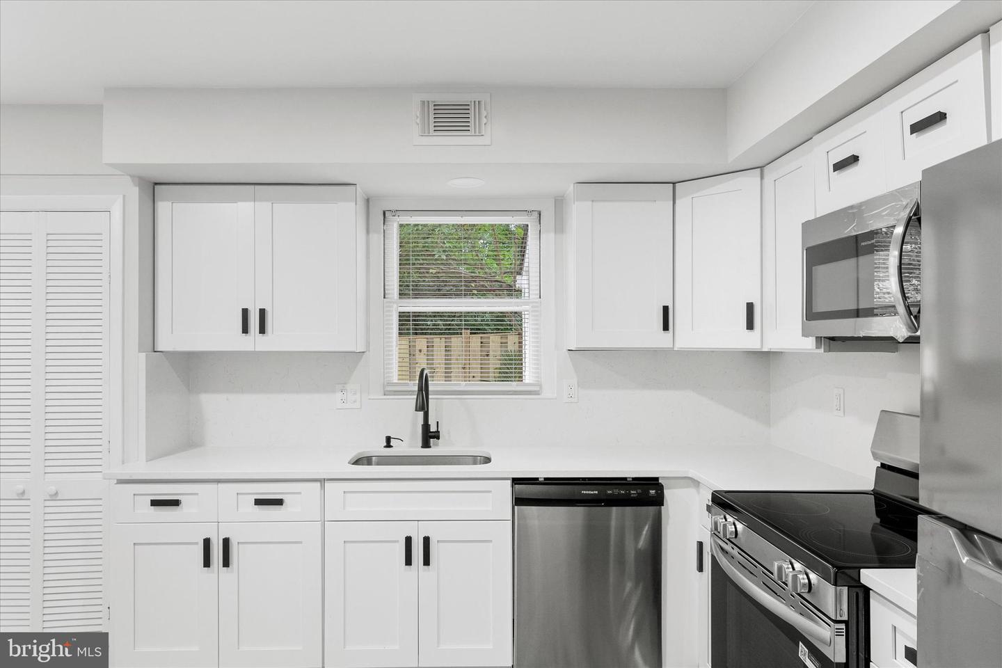 920 WINDSOR CT, STERLING, Virginia 20164, 3 Bedrooms Bedrooms, ,1 BathroomBathrooms,Residential,For sale,920 WINDSOR CT,VALO2103298 MLS # VALO2103298 920 WINDSOR CT, STERLING, Virginia 20164, 3 Bedrooms Bedrooms, ,1 BathroomBathrooms,Residential,For sale,920 WINDSOR CT,VALO2103298 MLS # VALO2103298