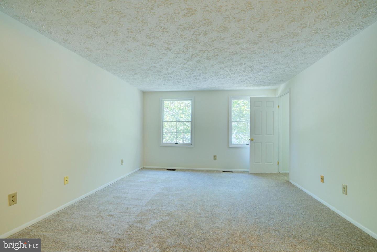 10901 SANTA CLARA DR, FAIRFAX, Virginia 22030, 4 Bedrooms Bedrooms, ,2 BathroomsBathrooms,Residential,For sale,10901 SANTA CLARA DR,VAFX2258388 MLS # VAFX2258388