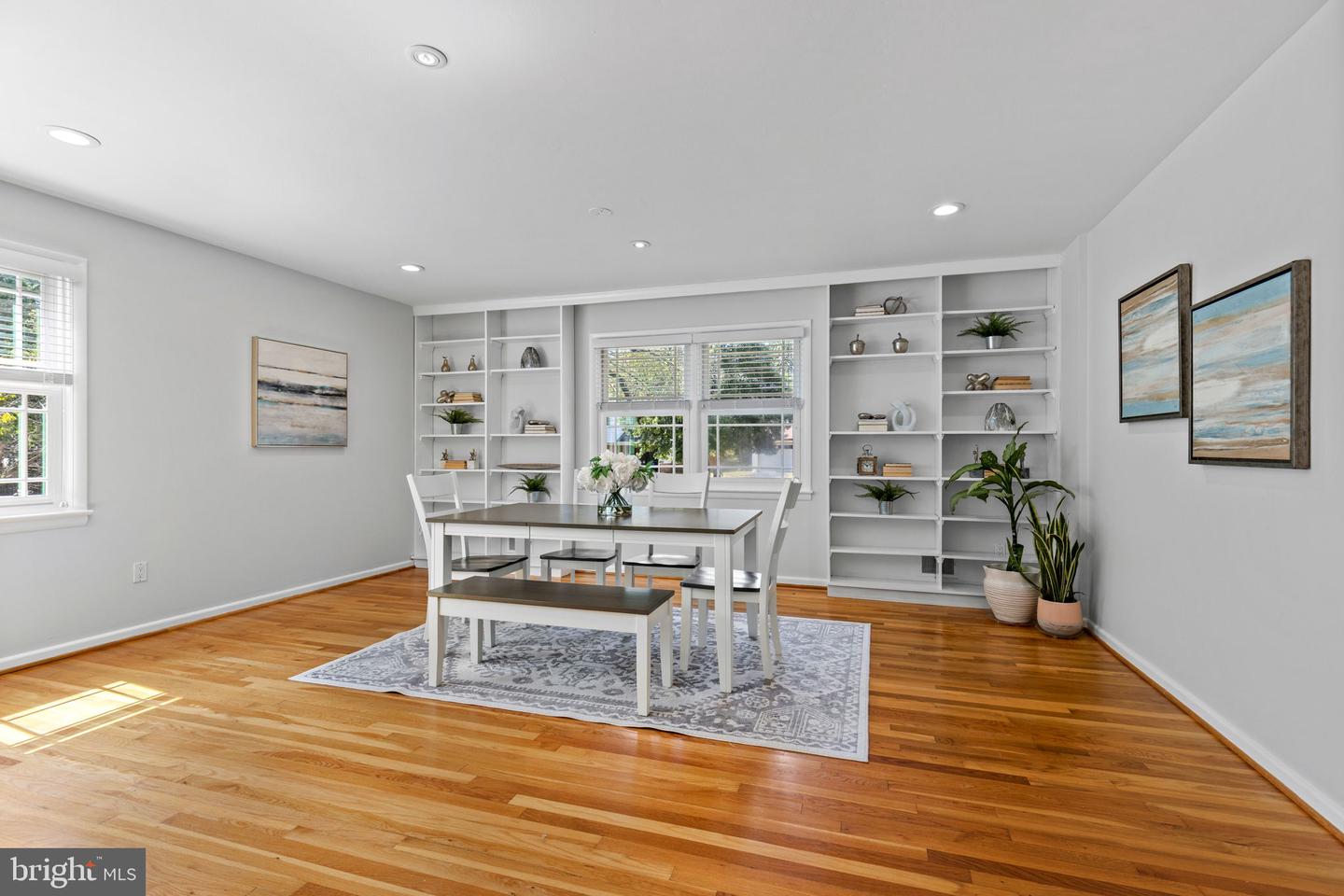 3341 MANSFIELD RD, FALLS CHURCH, Virginia 22041, 3 Bedrooms Bedrooms, ,3 BathroomsBathrooms,Residential,For sale,3341 MANSFIELD RD,VAFX2258842 MLS # VAFX2258842