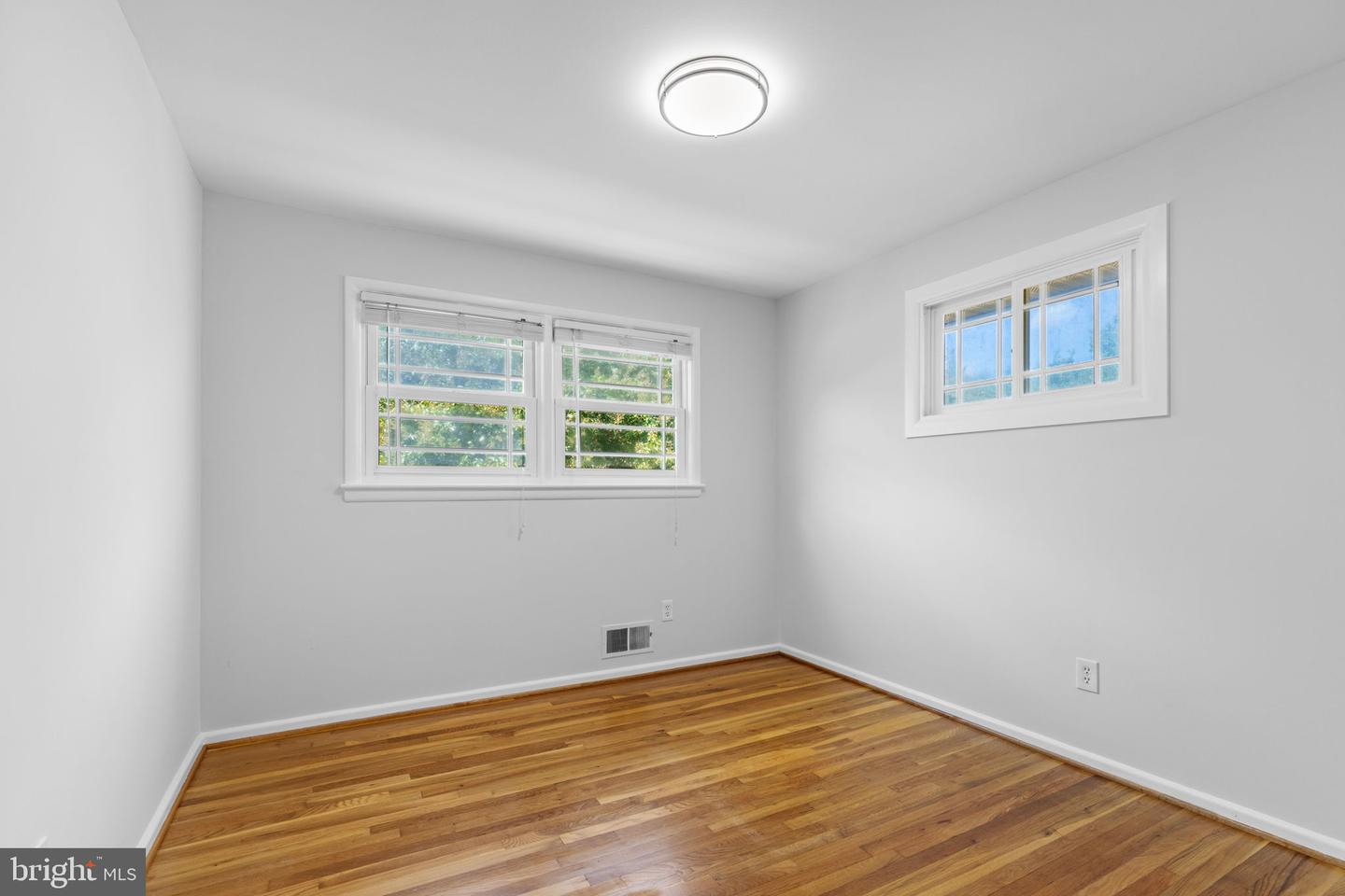 3341 MANSFIELD RD, FALLS CHURCH, Virginia 22041, 3 Bedrooms Bedrooms, ,3 BathroomsBathrooms,Residential,For sale,3341 MANSFIELD RD,VAFX2258842 MLS # VAFX2258842