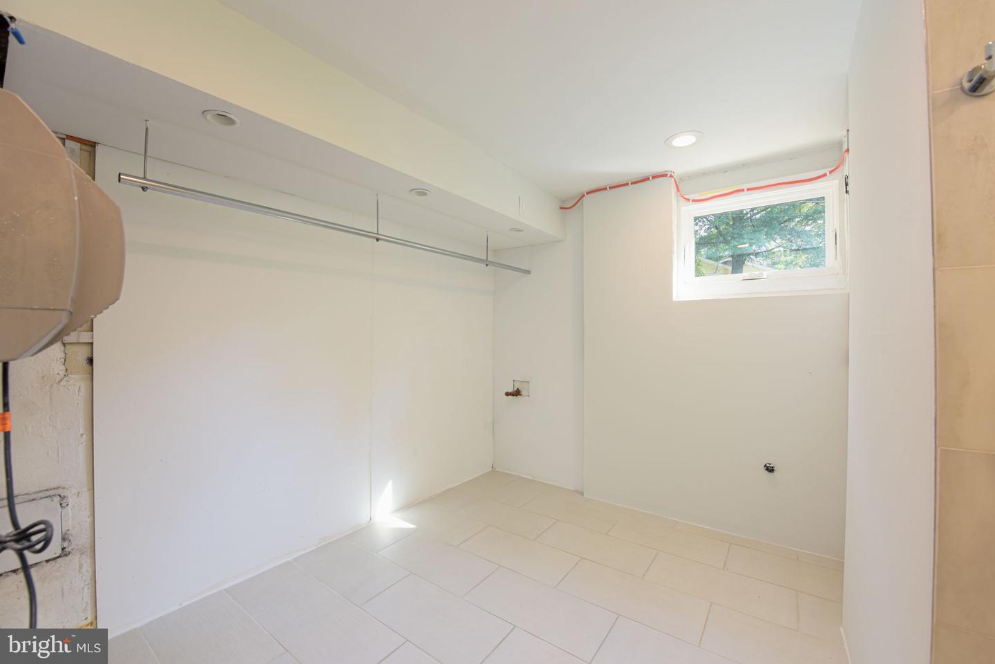 3341 MANSFIELD RD, FALLS CHURCH, Virginia 22041, 3 Bedrooms Bedrooms, ,3 BathroomsBathrooms,Residential,For sale,3341 MANSFIELD RD,VAFX2258842 MLS # VAFX2258842