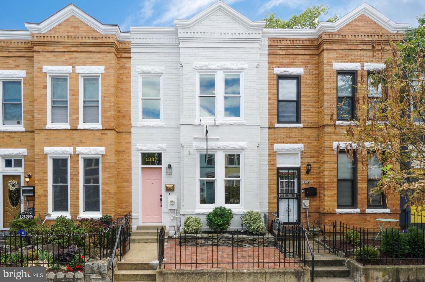 1337 EMERALD ST NE, WASHINGTON, District Of Columbia 20002, 2 Bedrooms Bedrooms, ,2 BathroomsBathrooms,Residential,For sale,1337 EMERALD ST NE,DCDC2214544 MLS # DCDC2214544