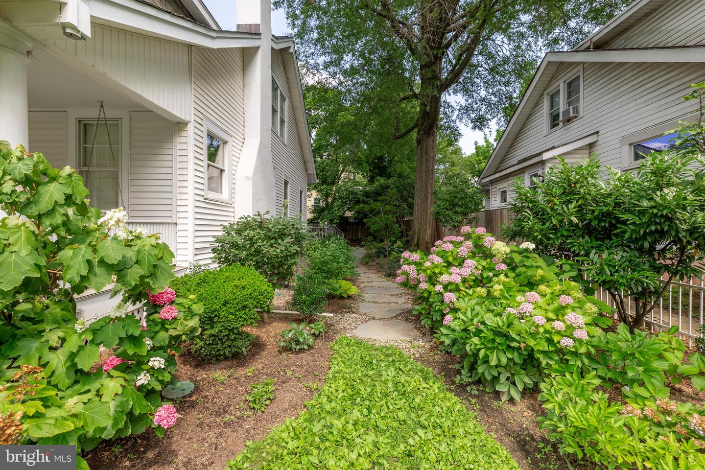 5221 42ND ST NW, WASHINGTON, District Of Columbia 20015, 4 Bedrooms Bedrooms, ,2 BathroomsBathrooms,Residential,For sale,5221 42ND ST NW,DCDC2215612 MLS # DCDC2215612