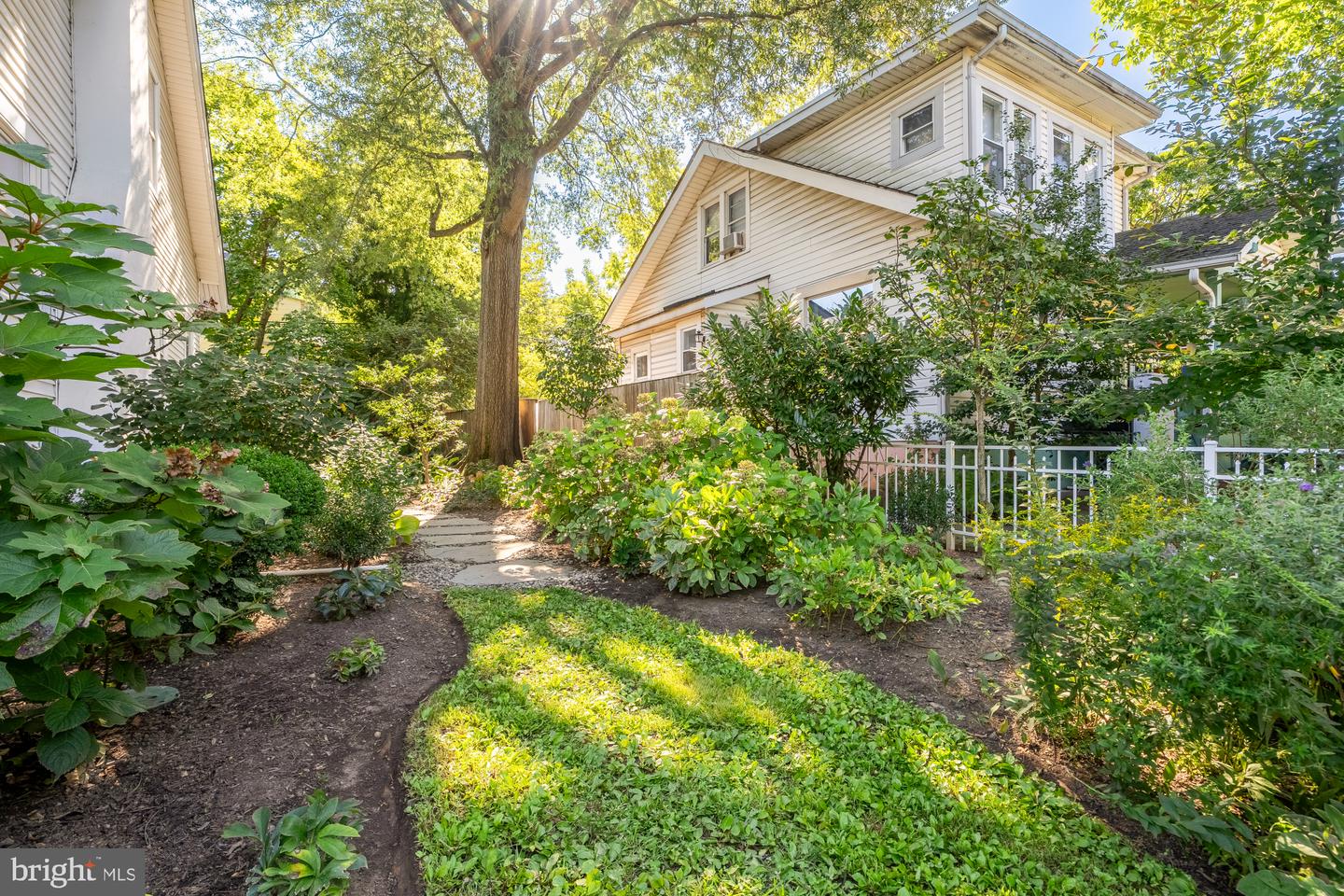 5221 42ND ST NW, WASHINGTON, District Of Columbia 20015, 4 Bedrooms Bedrooms, ,2 BathroomsBathrooms,Residential,For sale,5221 42ND ST NW,DCDC2215612 MLS # DCDC2215612