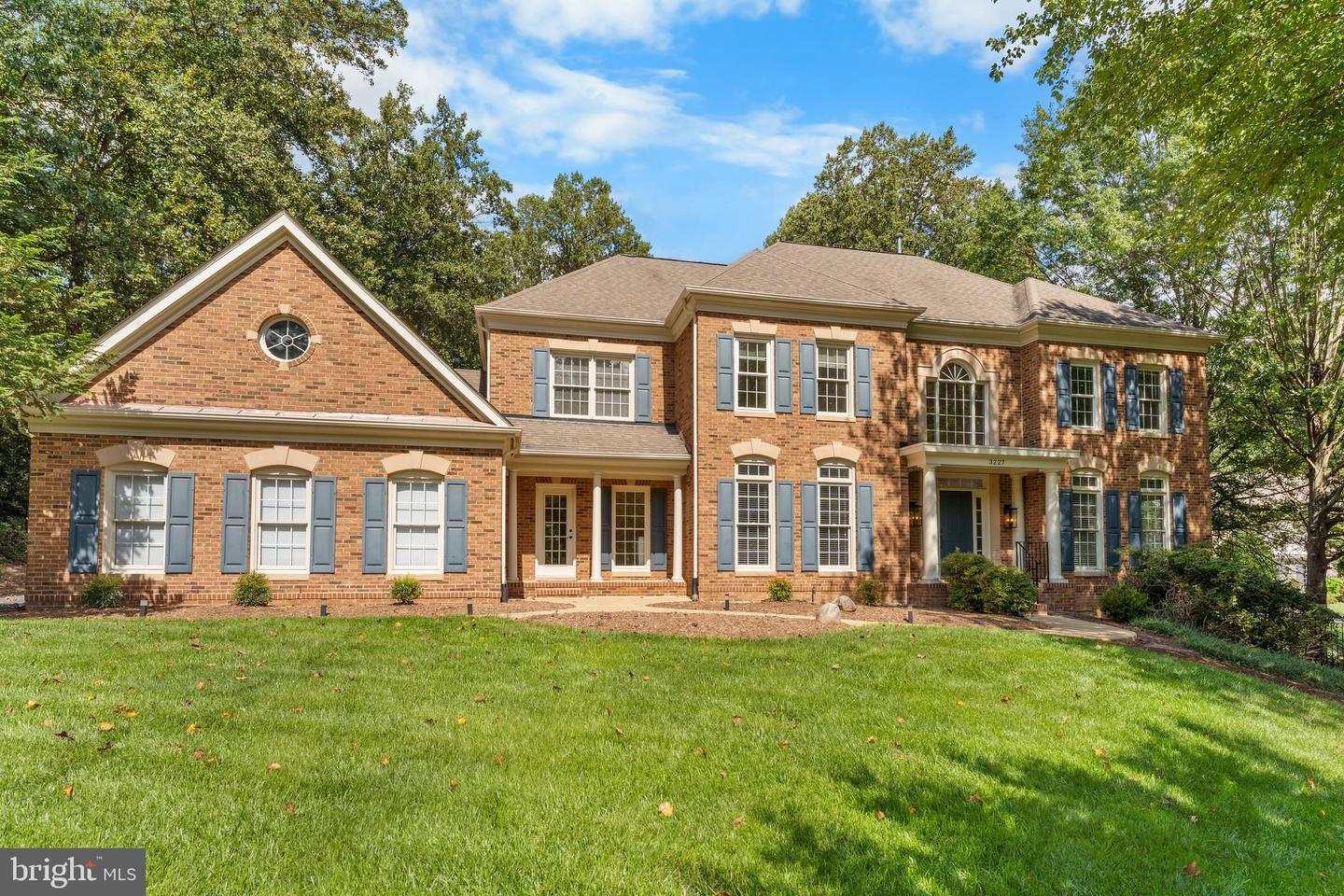 3227 FOXVALE DR, OAKTON, Virginia 22124, 5 Bedrooms Bedrooms, 17 Rooms Rooms,4 BathroomsBathrooms,Residential,For sale,3227 FOXVALE DR,VAFX2262006 MLS # VAFX2262006