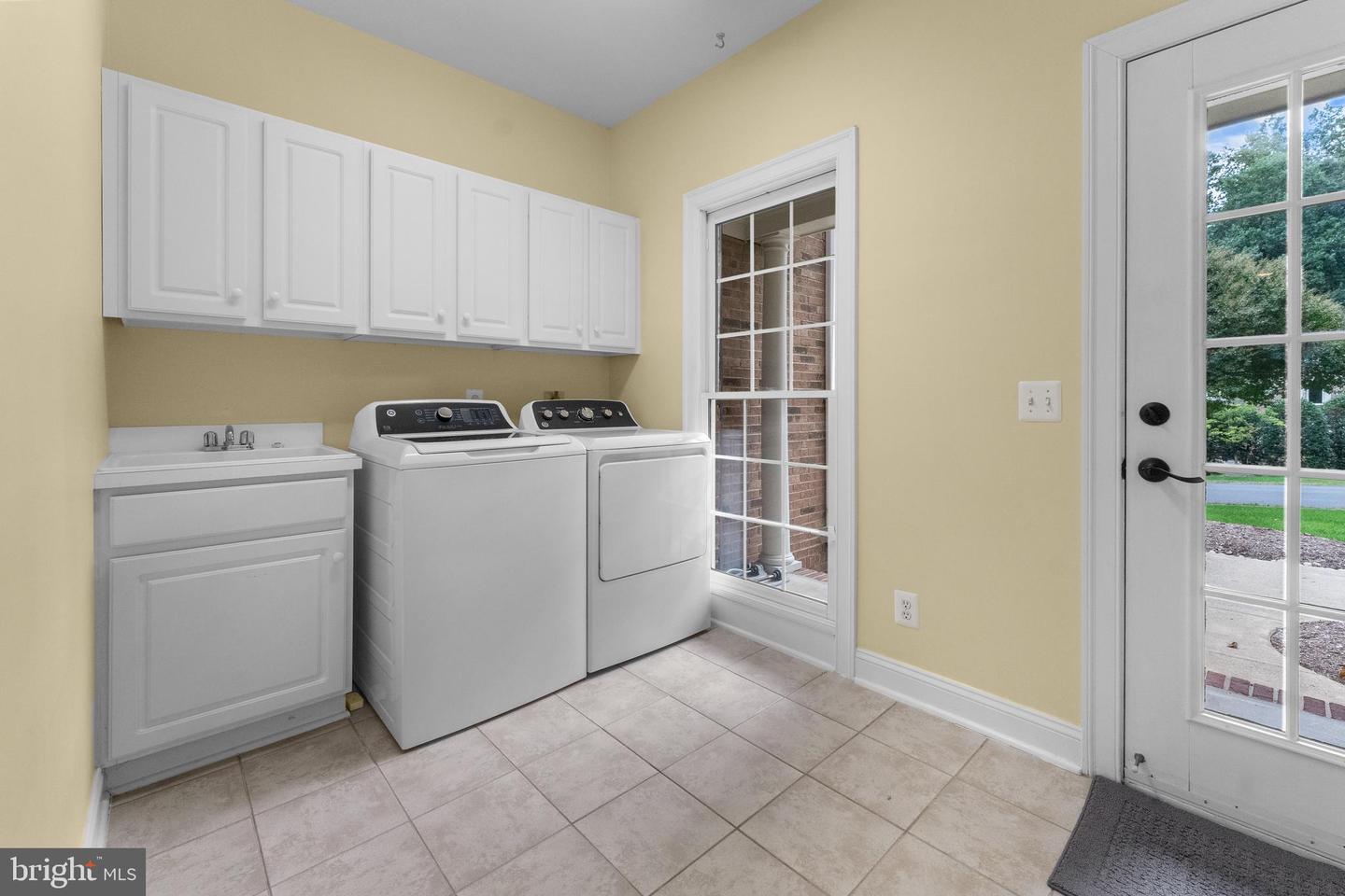 3227 FOXVALE DR, OAKTON, Virginia 22124, 5 Bedrooms Bedrooms, 17 Rooms Rooms,4 BathroomsBathrooms,Residential,For sale,3227 FOXVALE DR,VAFX2262006 MLS # VAFX2262006