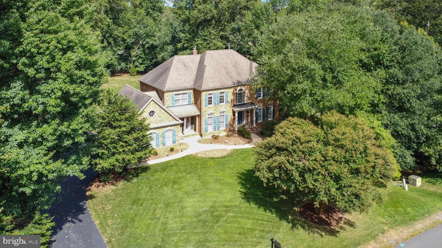 3227 FOXVALE DR, OAKTON, Virginia 22124, 5 Bedrooms Bedrooms, 17 Rooms Rooms,4 BathroomsBathrooms,Residential,For sale,3227 FOXVALE DR,VAFX2262006 MLS # VAFX2262006