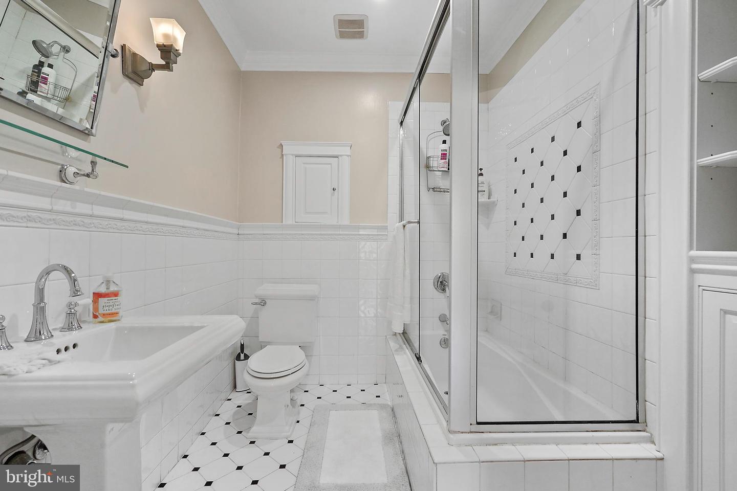 1503 RUSSELL ROAD, ALEXANDRIA, Virginia 22301, 5 Bedrooms Bedrooms, ,3 BathroomsBathrooms,Residential,For sale,1503 RUSSELL ROAD,VAAX2048812 MLS # VAAX2048812