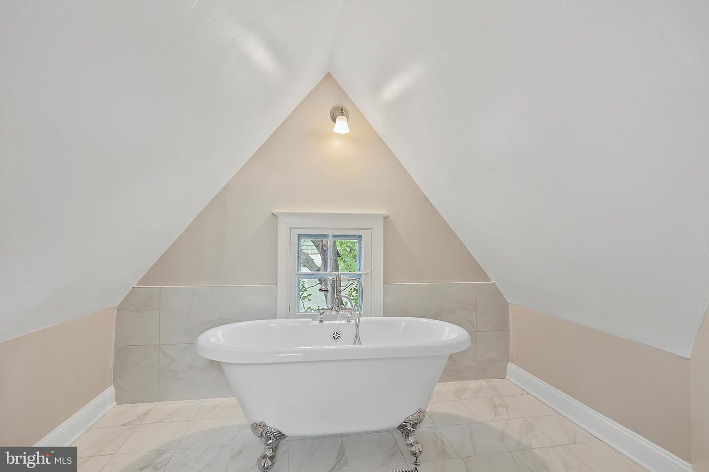 1503 RUSSELL ROAD, ALEXANDRIA, Virginia 22301, 5 Bedrooms Bedrooms, ,3 BathroomsBathrooms,Residential,For sale,1503 RUSSELL ROAD,VAAX2048812 MLS # VAAX2048812