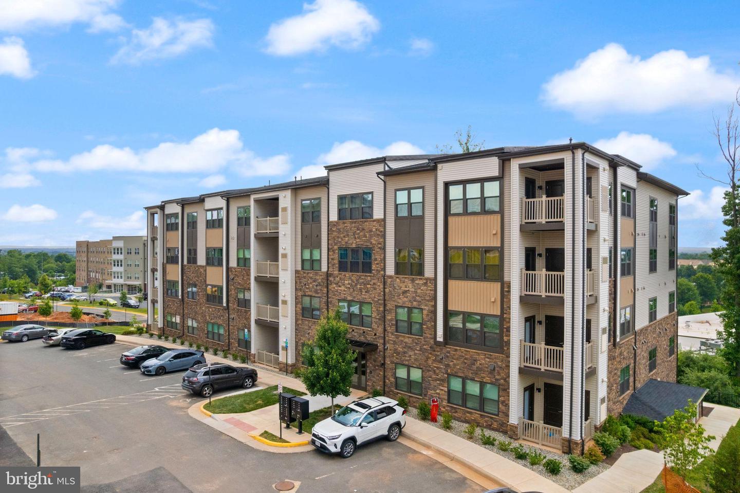 46320 MT MILSTEAD TER #301, STERLING, Virginia 20164, 2 Bedrooms Bedrooms, 6 Rooms Rooms,2 BathroomsBathrooms,Residential,For sale,46320 MT MILSTEAD TER #301,VALO2105334 MLS # VALO2105334