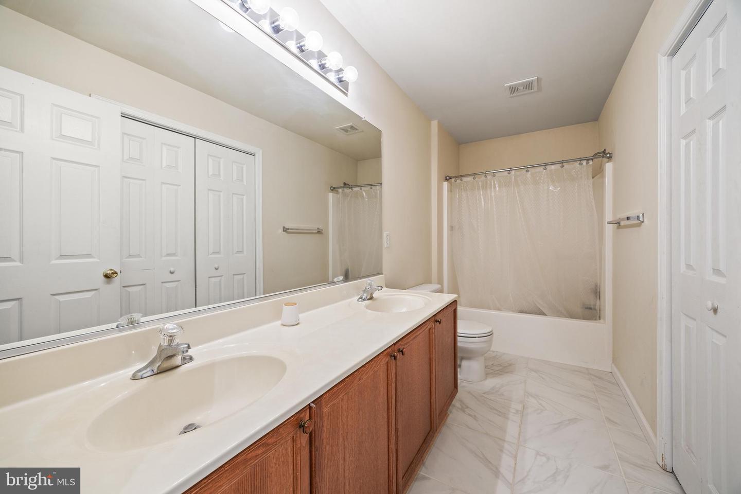136 CRYSTAL PL, STRASBURG, Virginia 22657, 4 Bedrooms Bedrooms, ,2 BathroomsBathrooms,Residential,For sale,136 CRYSTAL PL,VASH2012328 MLS # VASH2012328
