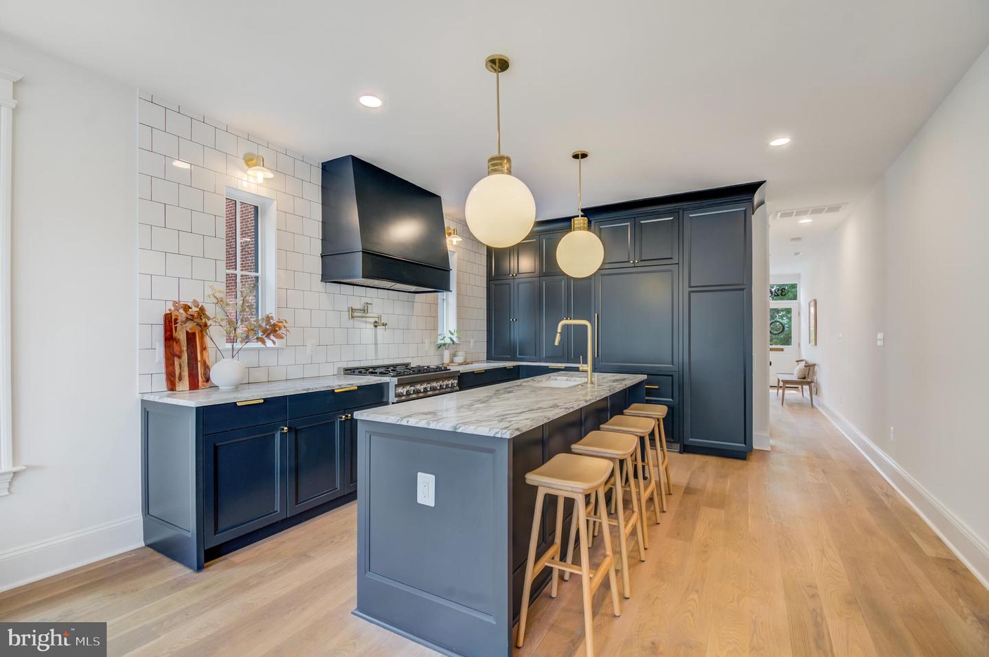 326 D ST NE, WASHINGTON, District Of Columbia 20002, 5 Bedrooms Bedrooms, ,3 BathroomsBathrooms,Residential,For sale,326 D ST NE,DCDC2216926 MLS # DCDC2216926