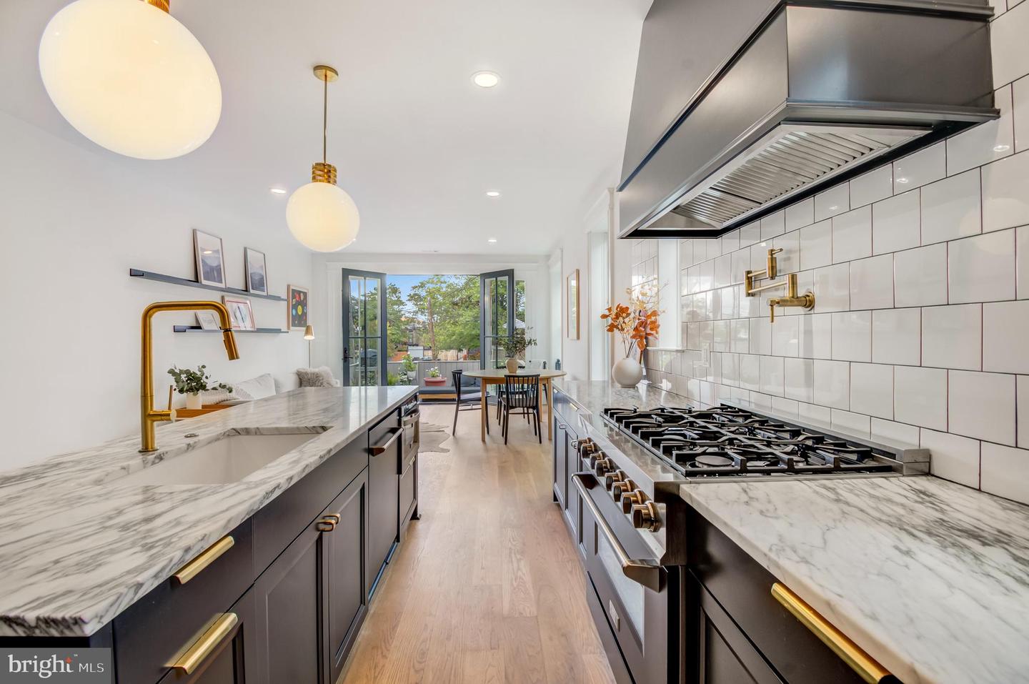 326 D ST NE, WASHINGTON, District Of Columbia 20002, 5 Bedrooms Bedrooms, ,3 BathroomsBathrooms,Residential,For sale,326 D ST NE,DCDC2216926 MLS # DCDC2216926
