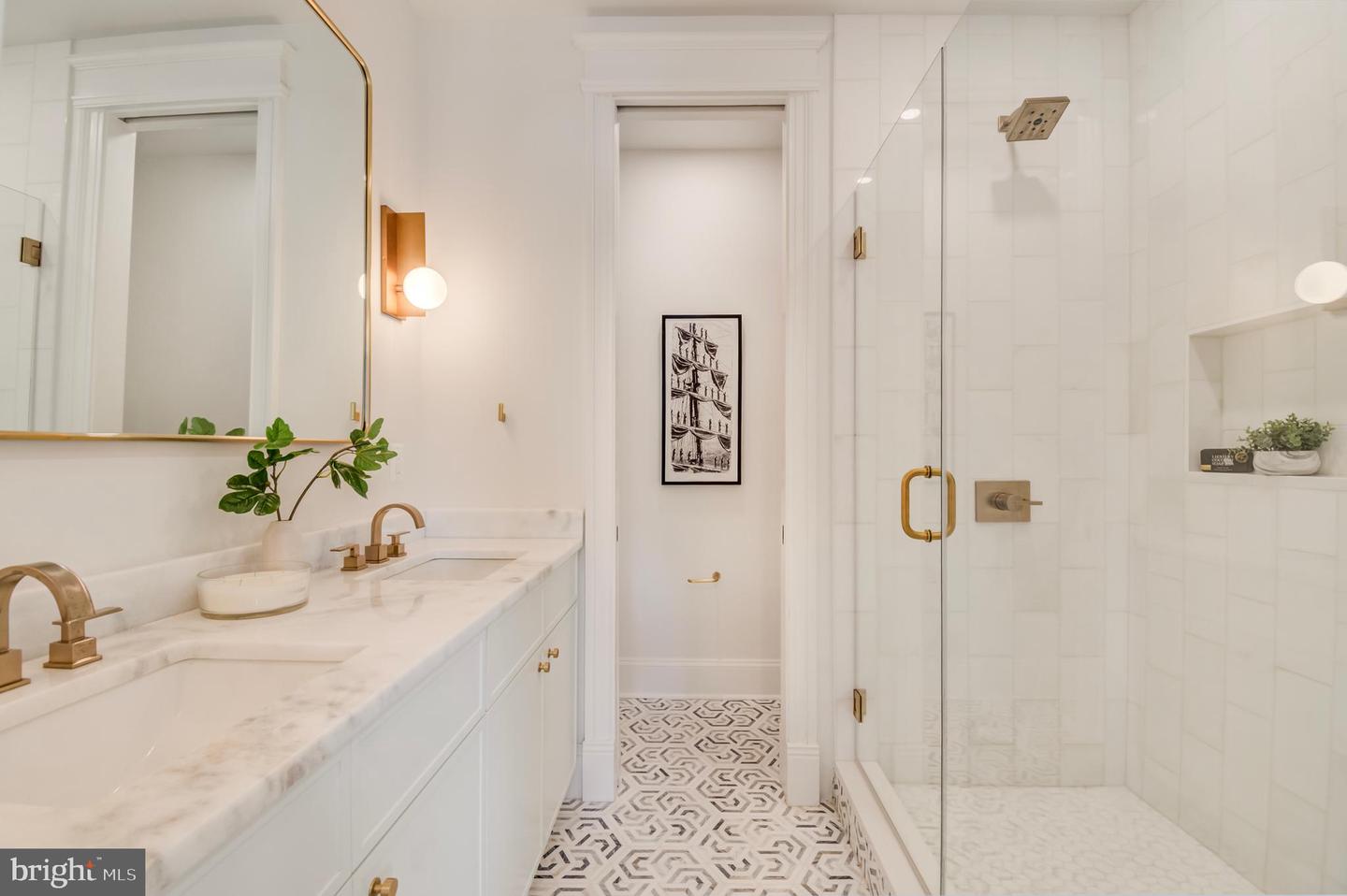 326 D ST NE, WASHINGTON, District Of Columbia 20002, 5 Bedrooms Bedrooms, ,3 BathroomsBathrooms,Residential,For sale,326 D ST NE,DCDC2216926 MLS # DCDC2216926