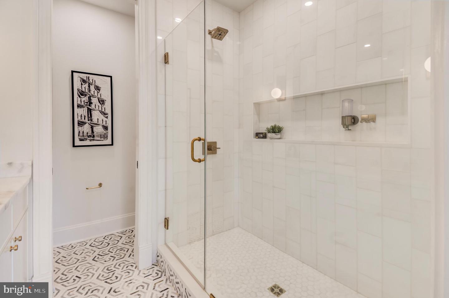 326 D ST NE, WASHINGTON, District Of Columbia 20002, 5 Bedrooms Bedrooms, ,3 BathroomsBathrooms,Residential,For sale,326 D ST NE,DCDC2216926 MLS # DCDC2216926