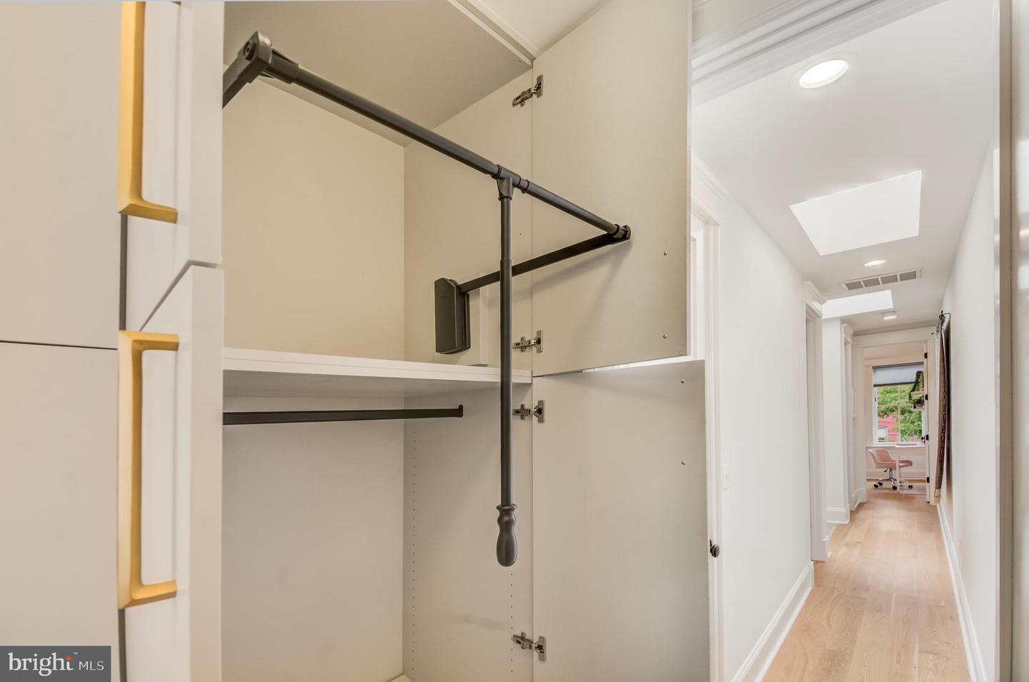 326 D ST NE, WASHINGTON, District Of Columbia 20002, 5 Bedrooms Bedrooms, ,3 BathroomsBathrooms,Residential,For sale,326 D ST NE,DCDC2216926 MLS # DCDC2216926
