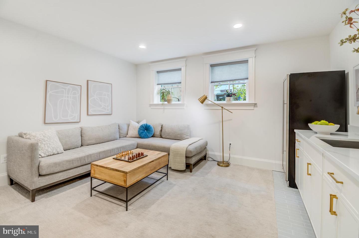 326 D ST NE, WASHINGTON, District Of Columbia 20002, 5 Bedrooms Bedrooms, ,3 BathroomsBathrooms,Residential,For sale,326 D ST NE,DCDC2216926 MLS # DCDC2216926