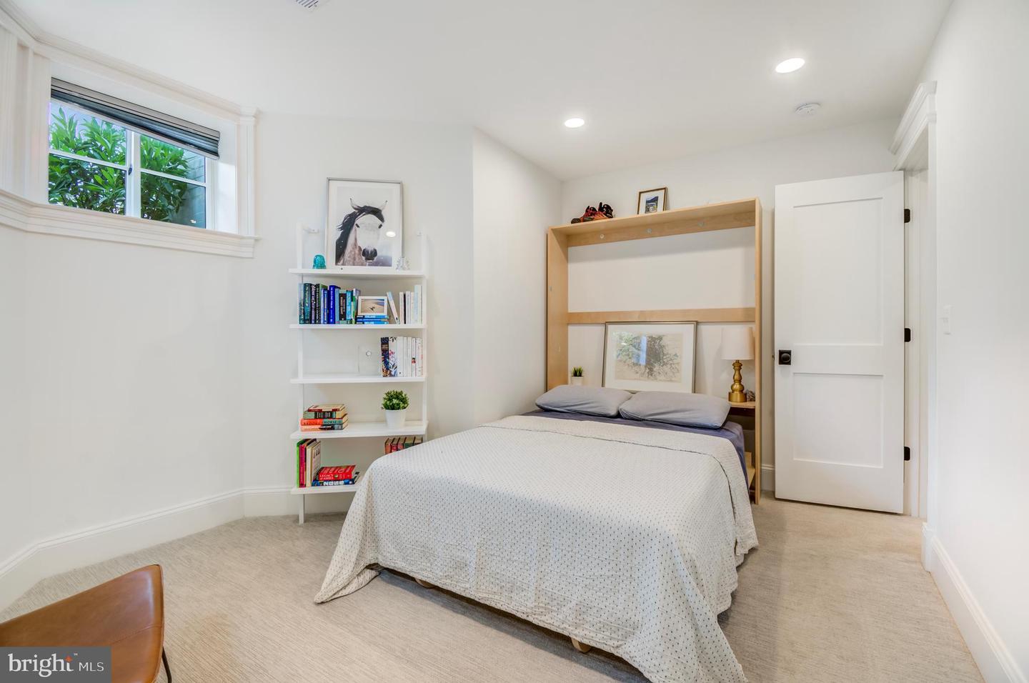 326 D ST NE, WASHINGTON, District Of Columbia 20002, 5 Bedrooms Bedrooms, ,3 BathroomsBathrooms,Residential,For sale,326 D ST NE,DCDC2216926 MLS # DCDC2216926
