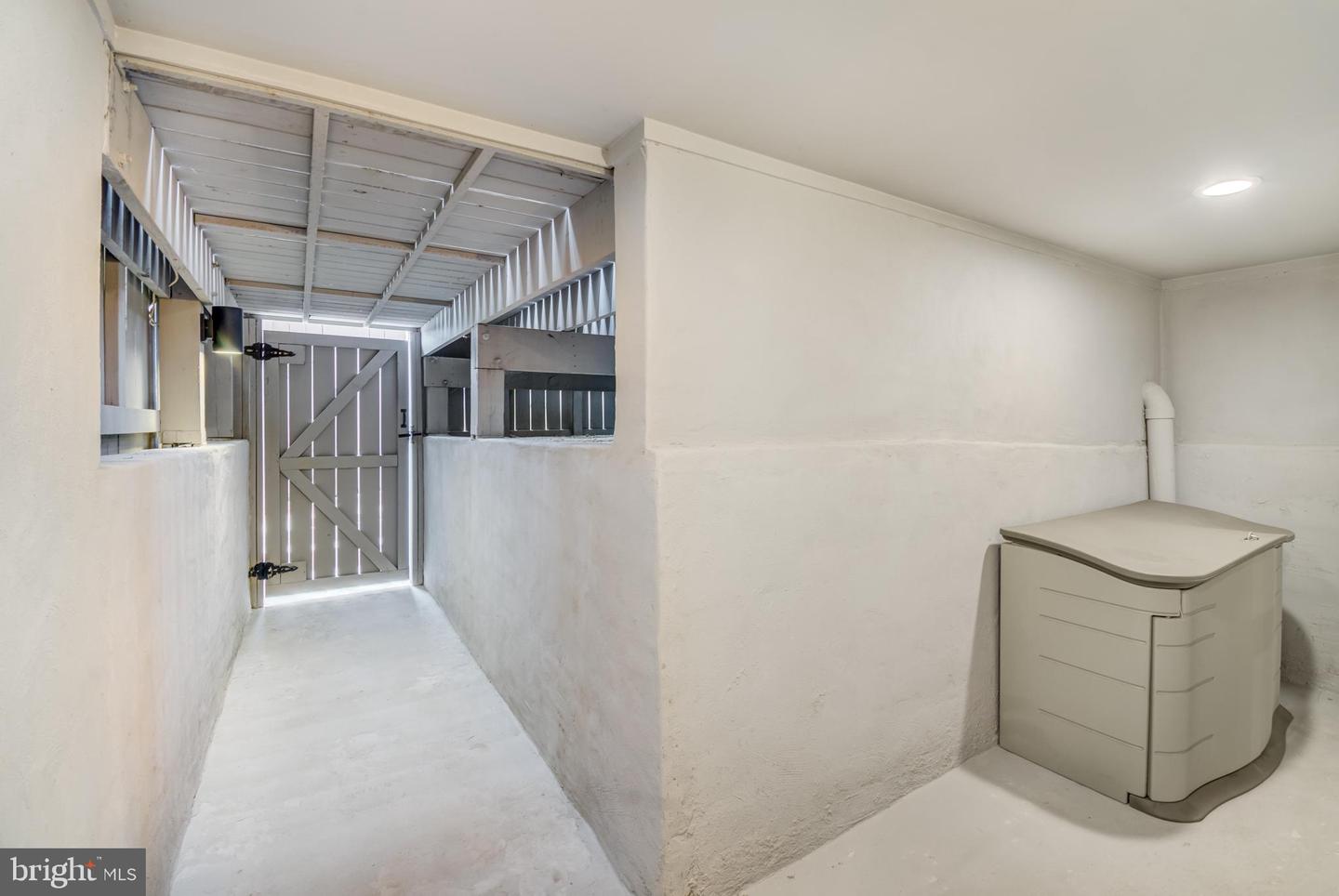 326 D ST NE, WASHINGTON, District Of Columbia 20002, 5 Bedrooms Bedrooms, ,3 BathroomsBathrooms,Residential,For sale,326 D ST NE,DCDC2216926 MLS # DCDC2216926