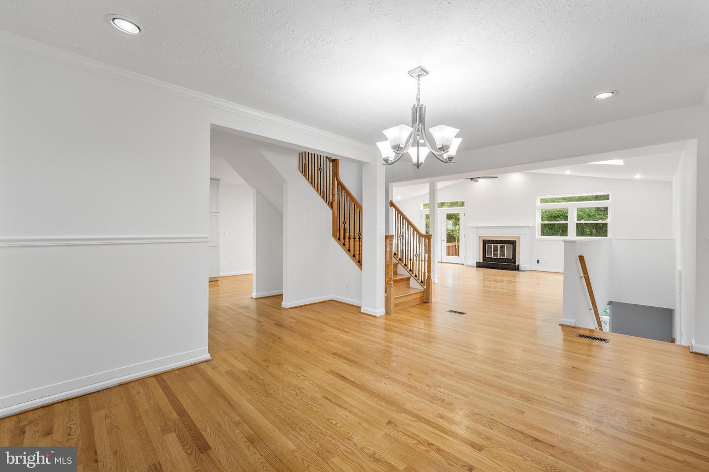 13320 SCIBILIA CT, FAIRFAX, Virginia 22033, 5 Bedrooms Bedrooms, ,3 BathroomsBathrooms,Residential,For sale,13320 SCIBILIA CT,VAFX2263466 MLS # VAFX2263466