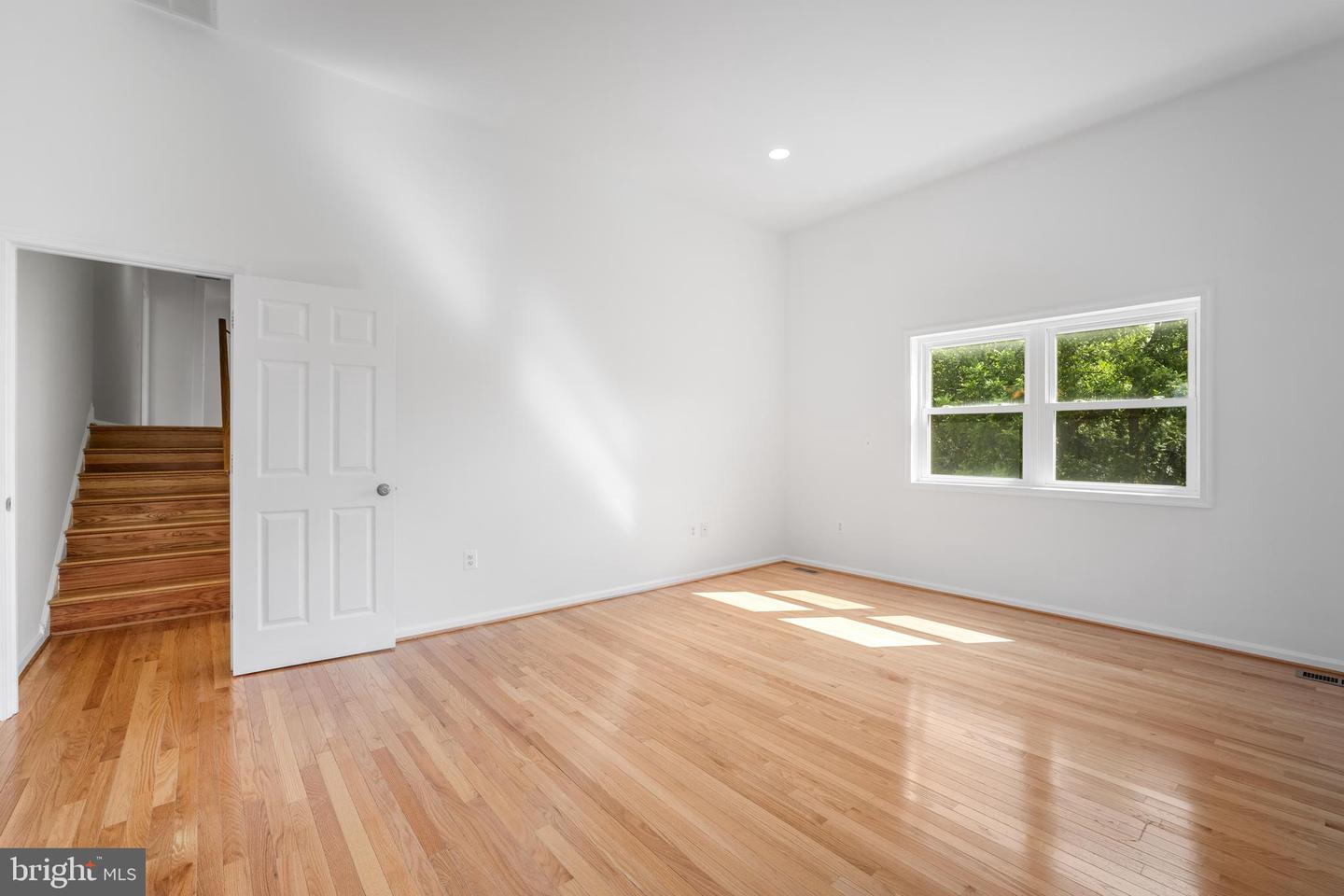 13320 SCIBILIA CT, FAIRFAX, Virginia 22033, 5 Bedrooms Bedrooms, ,3 BathroomsBathrooms,Residential,For sale,13320 SCIBILIA CT,VAFX2263466 MLS # VAFX2263466