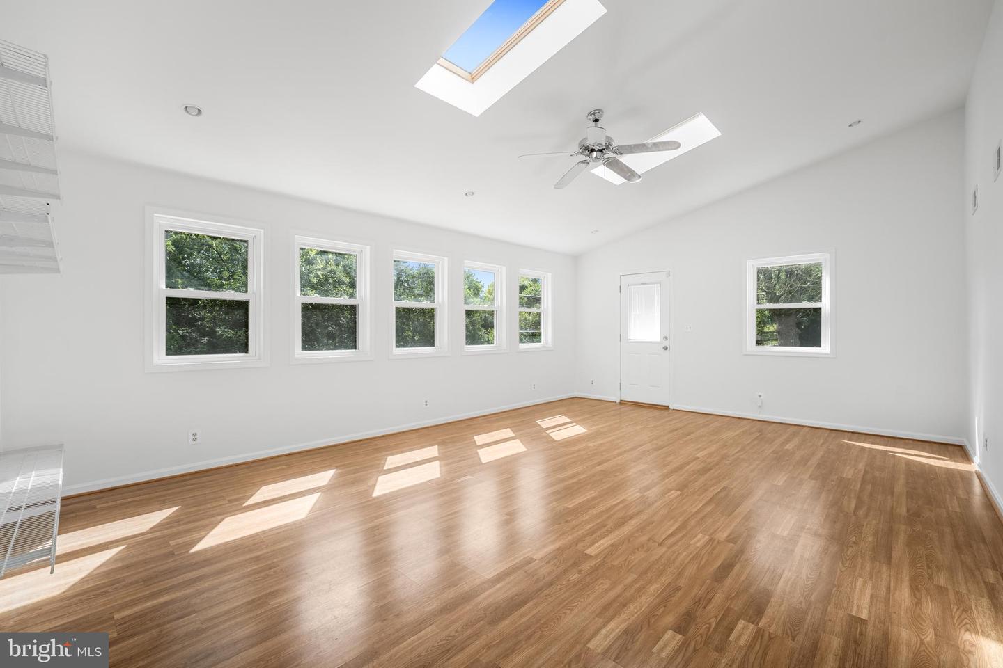 13320 SCIBILIA CT, FAIRFAX, Virginia 22033, 5 Bedrooms Bedrooms, ,3 BathroomsBathrooms,Residential,For sale,13320 SCIBILIA CT,VAFX2263466 MLS # VAFX2263466