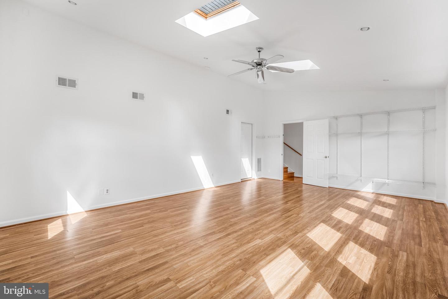 13320 SCIBILIA CT, FAIRFAX, Virginia 22033, 5 Bedrooms Bedrooms, ,3 BathroomsBathrooms,Residential,For sale,13320 SCIBILIA CT,VAFX2263466 MLS # VAFX2263466
