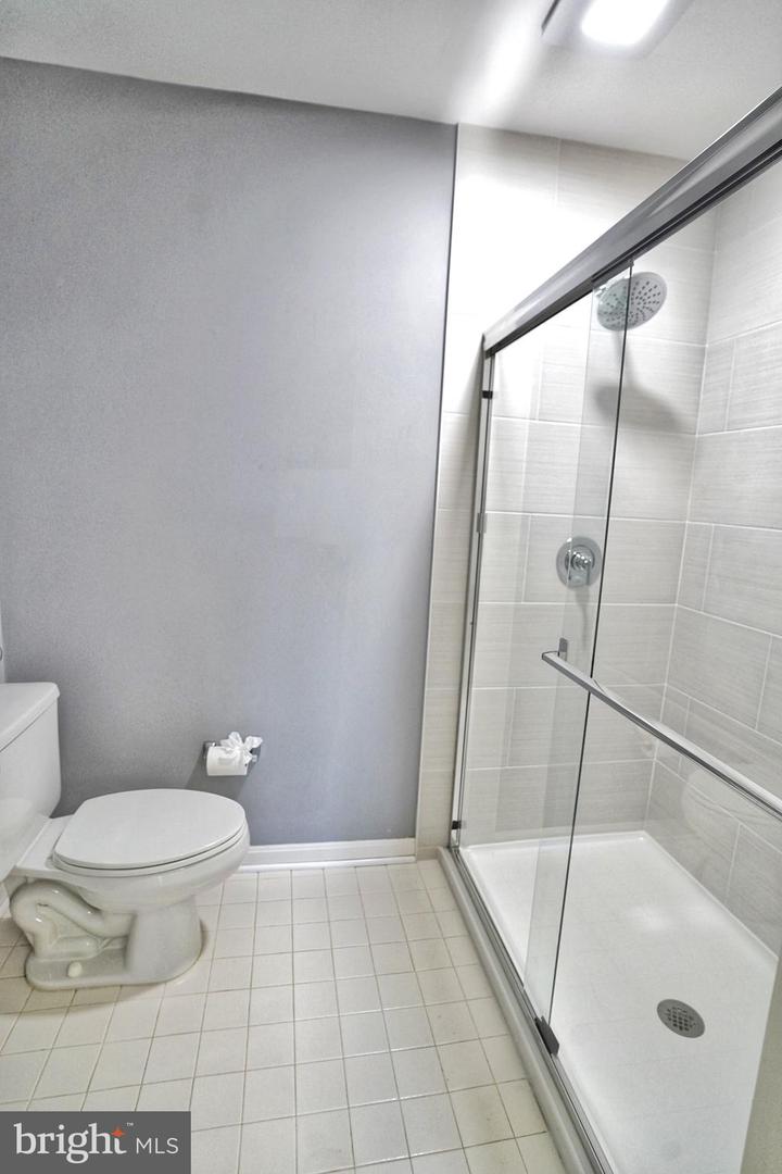 8024 READINGTON CT, SPRINGFIELD, Virginia 22152, 3 Bedrooms Bedrooms, 7 Rooms Rooms,2 BathroomsBathrooms,Residential,For sale,8024 READINGTON CT,VAFX2263496 MLS # VAFX2263496