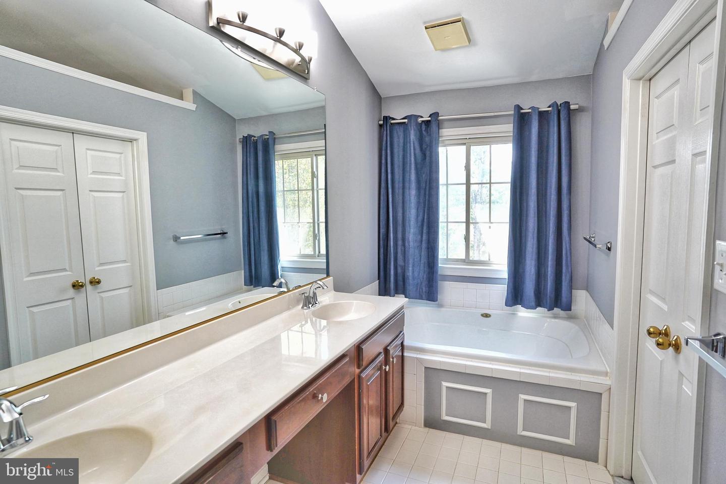 8024 READINGTON CT, SPRINGFIELD, Virginia 22152, 3 Bedrooms Bedrooms, 7 Rooms Rooms,2 BathroomsBathrooms,Residential,For sale,8024 READINGTON CT,VAFX2263496 MLS # VAFX2263496