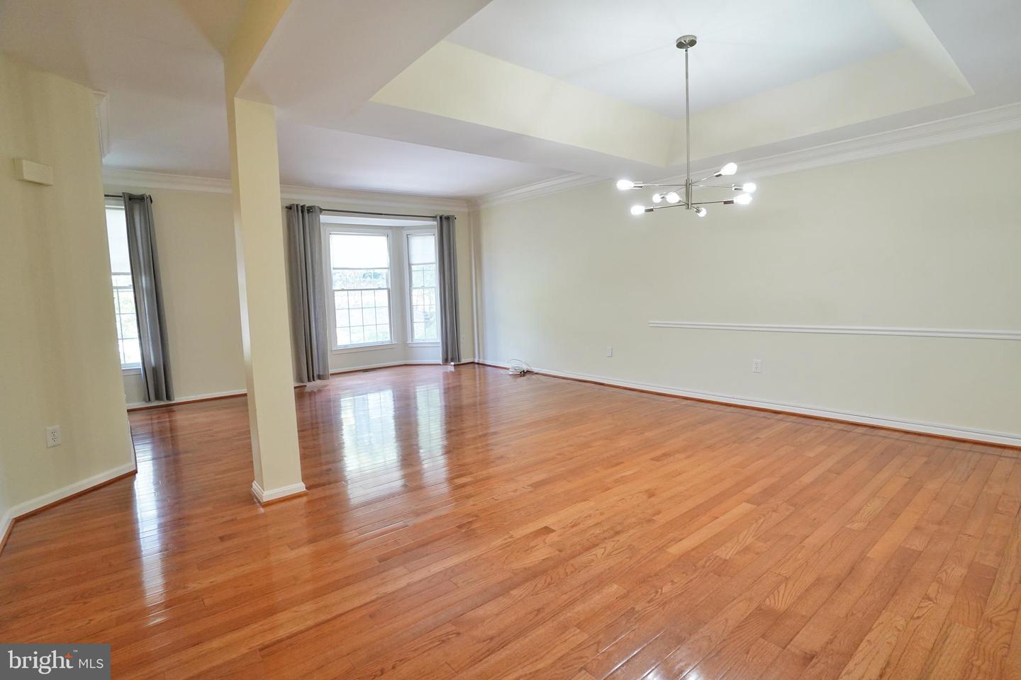 8024 READINGTON CT, SPRINGFIELD, Virginia 22152, 3 Bedrooms Bedrooms, 7 Rooms Rooms,2 BathroomsBathrooms,Residential,For sale,8024 READINGTON CT,VAFX2263496 MLS # VAFX2263496