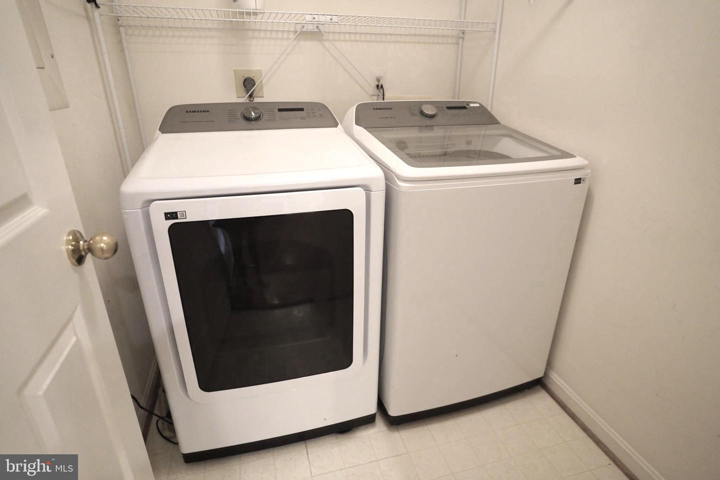 8024 READINGTON CT, SPRINGFIELD, Virginia 22152, 3 Bedrooms Bedrooms, 7 Rooms Rooms,2 BathroomsBathrooms,Residential,For sale,8024 READINGTON CT,VAFX2263496 MLS # VAFX2263496
