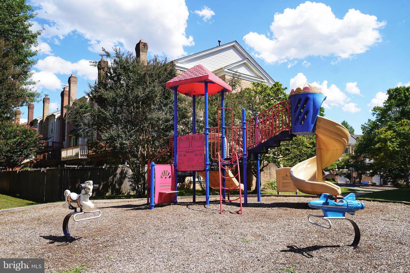 8024 READINGTON CT, SPRINGFIELD, Virginia 22152, 3 Bedrooms Bedrooms, 7 Rooms Rooms,2 BathroomsBathrooms,Residential,For sale,8024 READINGTON CT,VAFX2263496 MLS # VAFX2263496